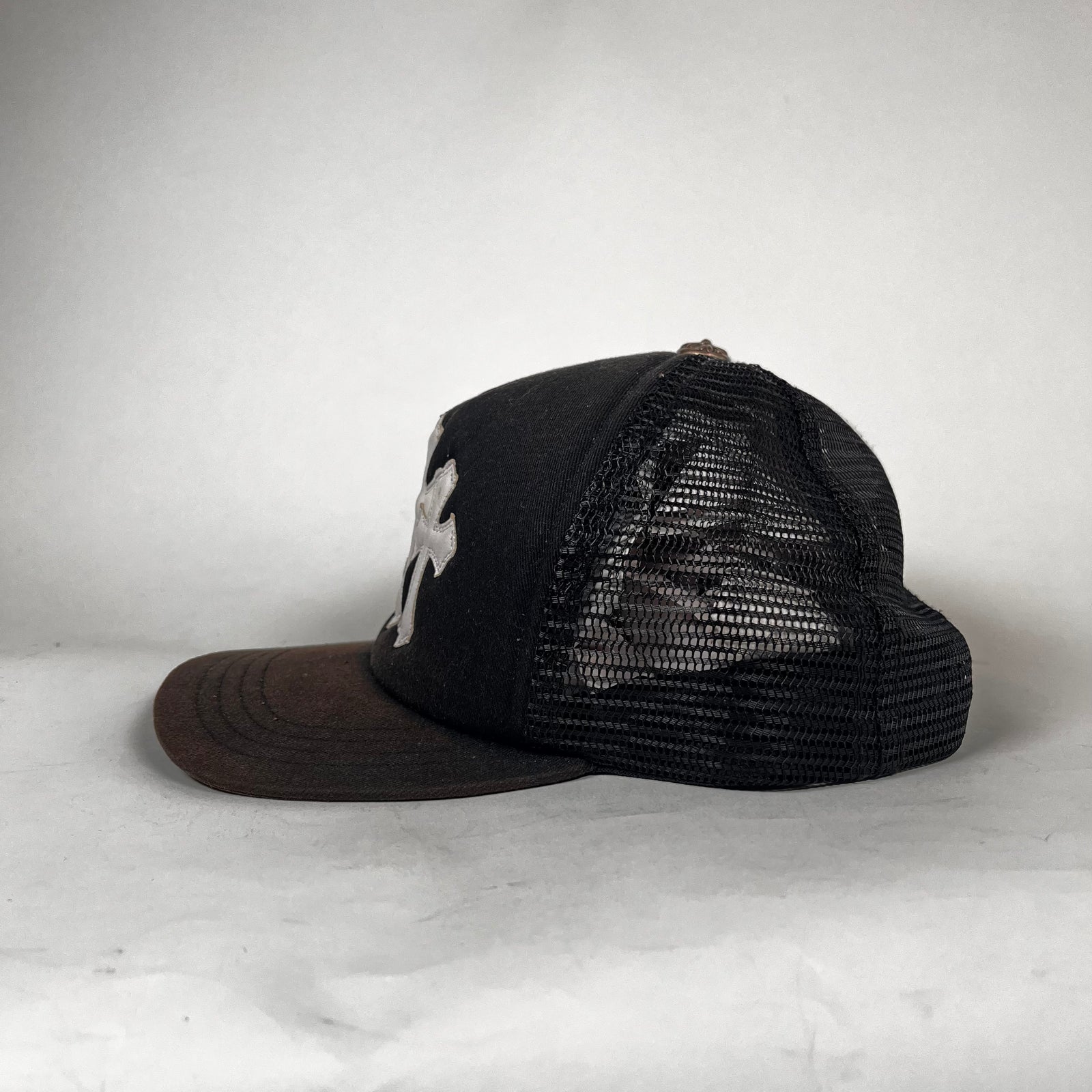 Chrome Hearts White Cemetary Cross Hat