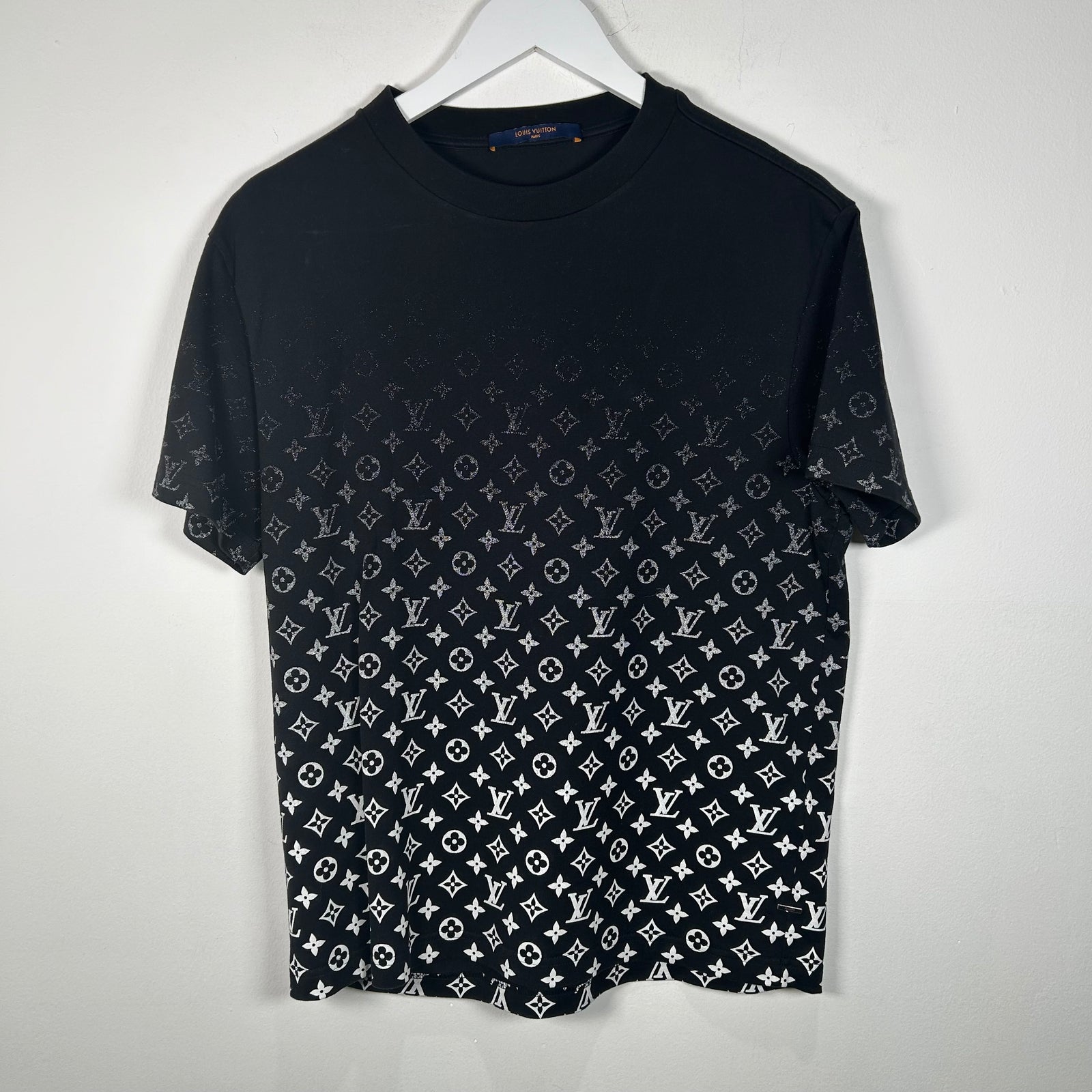 Louis Vuitton Black Ombre Monogram Size M