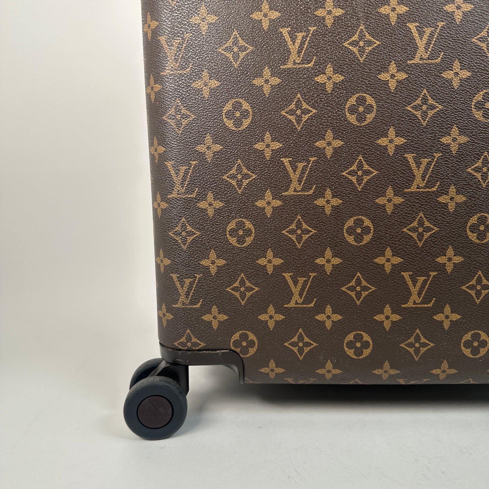 Louis Vuitton Monogram Horizon Luggage 50