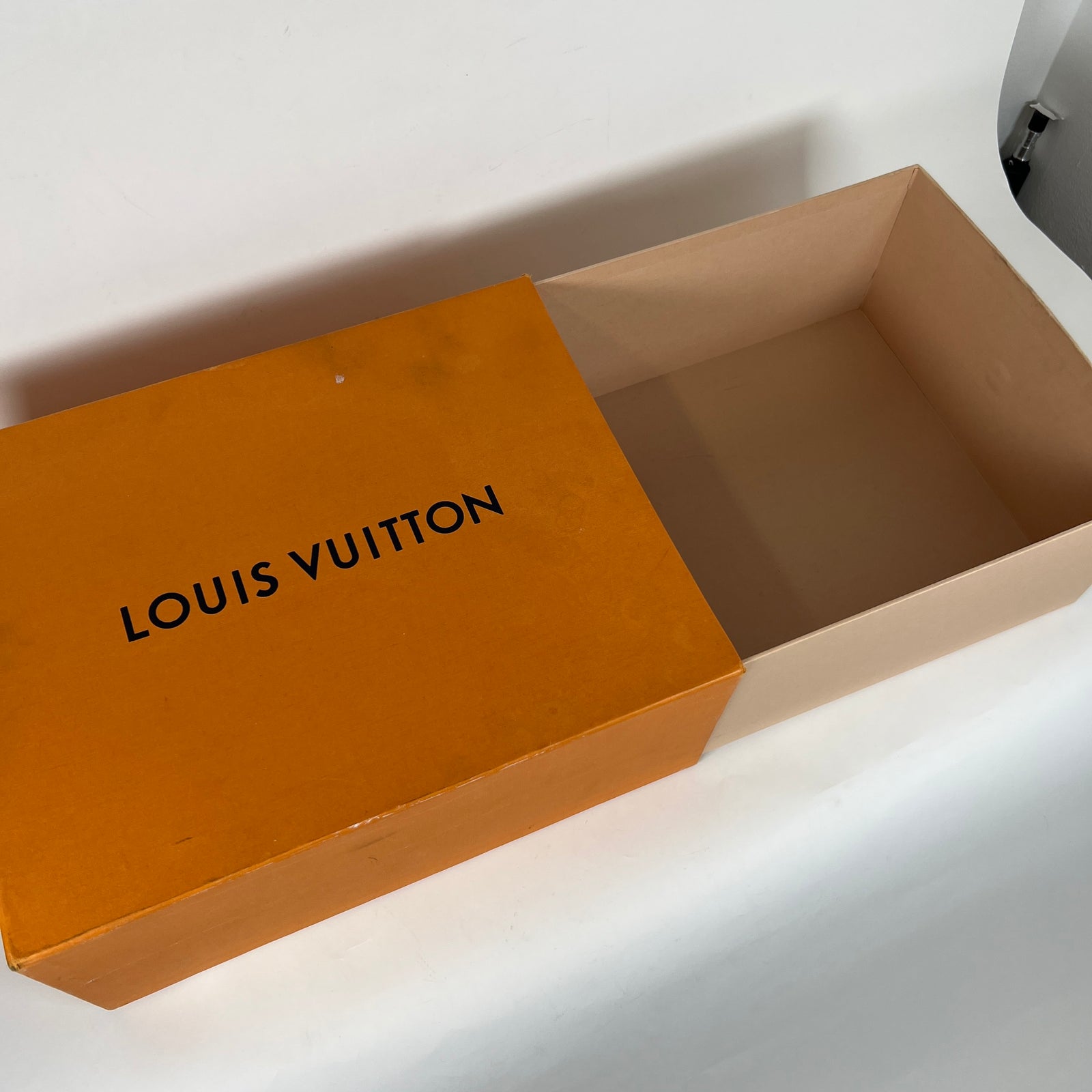 Louis Vuitton Red Monogram Luxembourg Size 11
