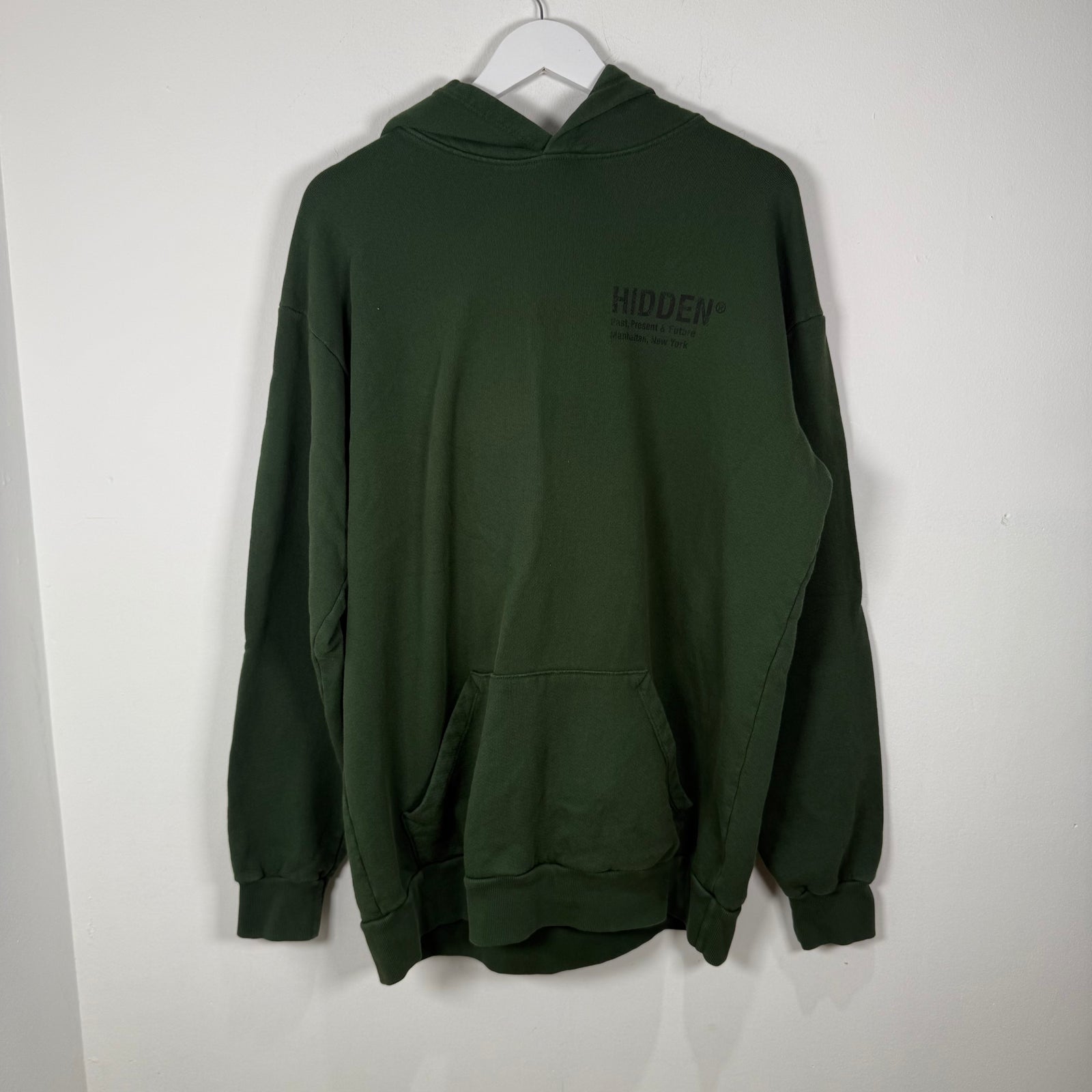 Hidden Green Logo Pullover Hoodie Size M