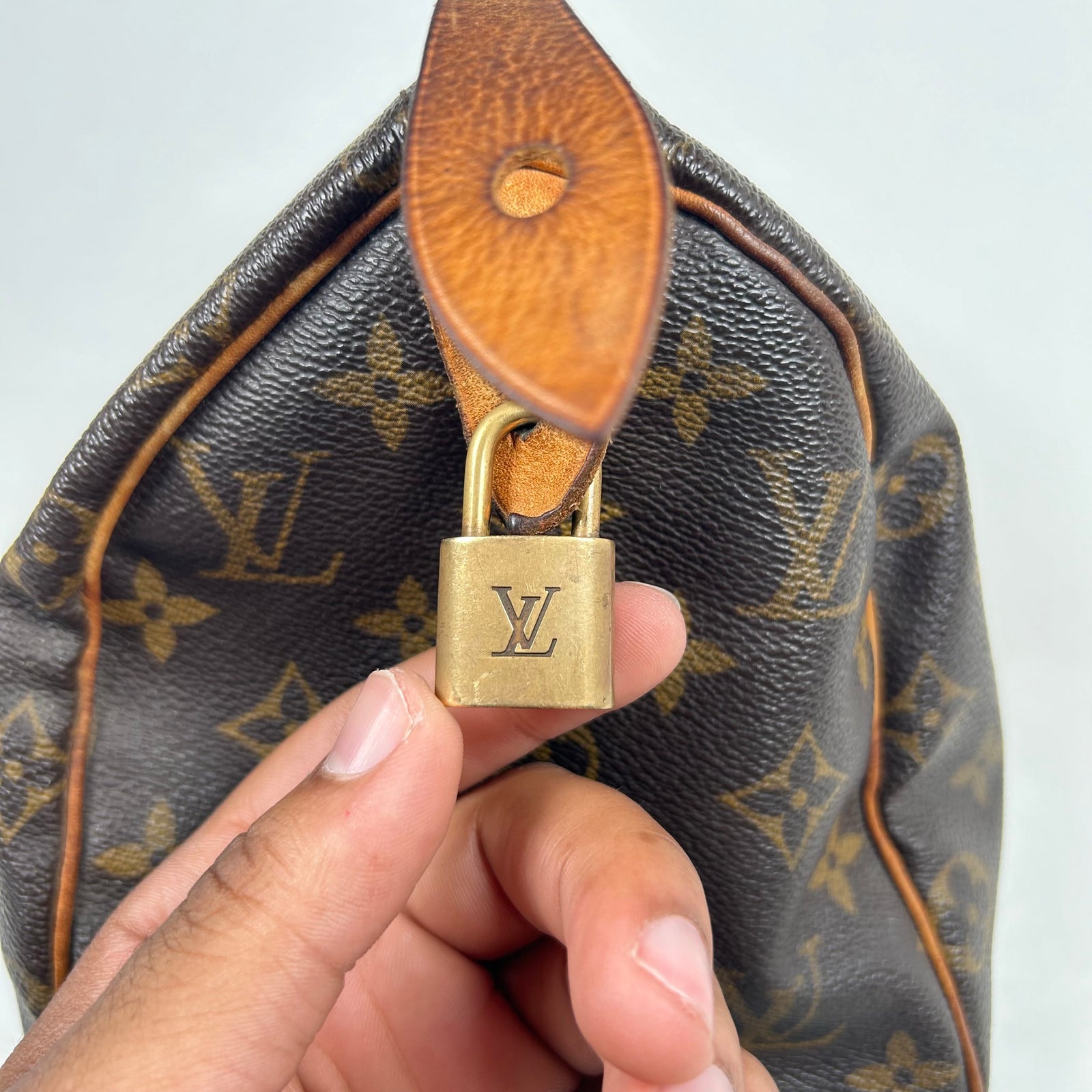Louis Vuitton Monogram Speedy 25
