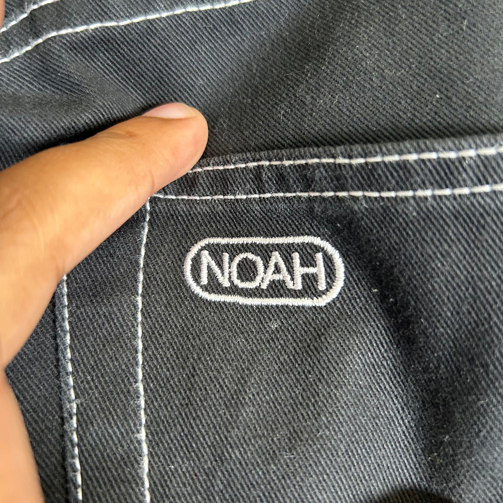 Noah Black White Stitch Jeans Size 34