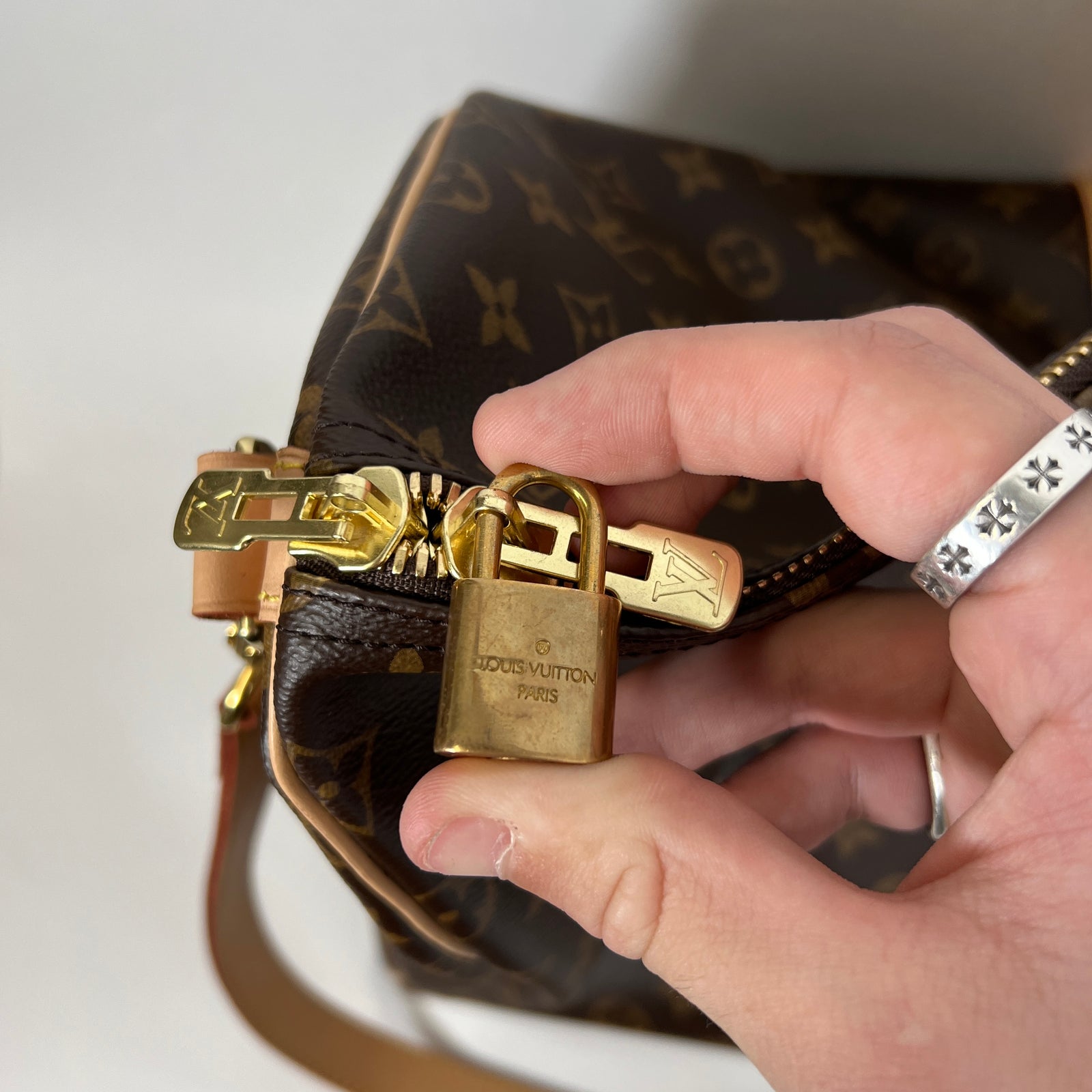 Louis Vuitton Keepall 55 Bandouliere Monogram