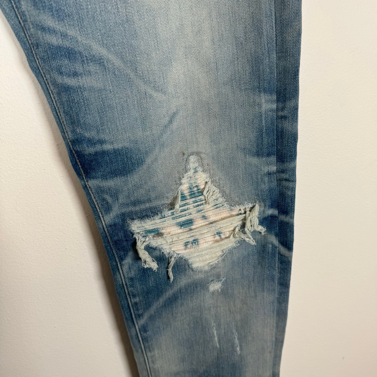 Amiri Lightwash MX1 Blue Jeans Size 32
