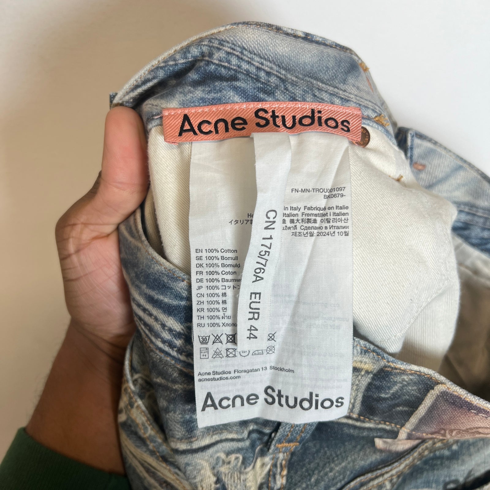 Acne Studios 2023 'Trompe L'oeil' Distressed Graffiti Super Baggy Denim Jeans Size 28