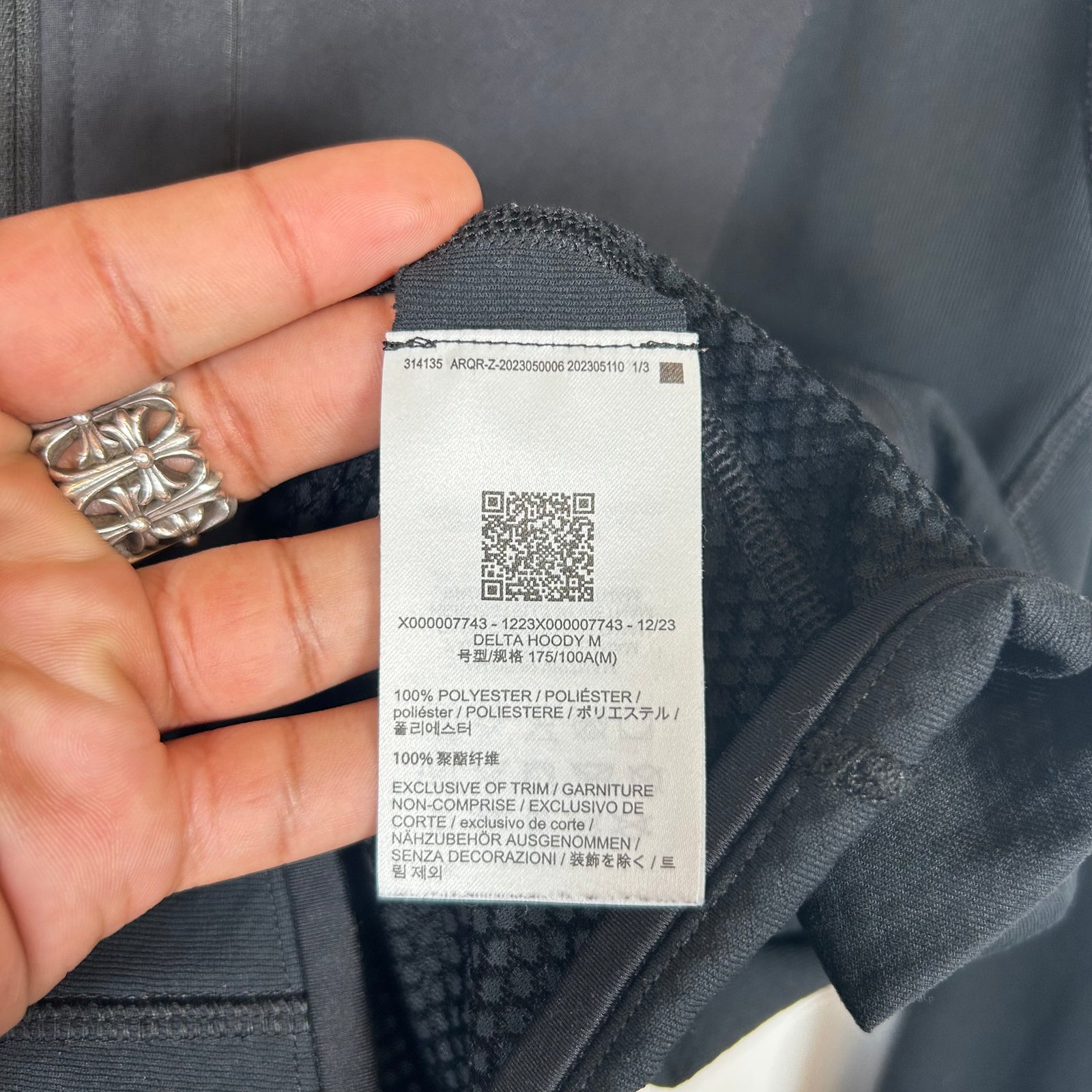 Arc'teryx Black Delta Hoody Size M
