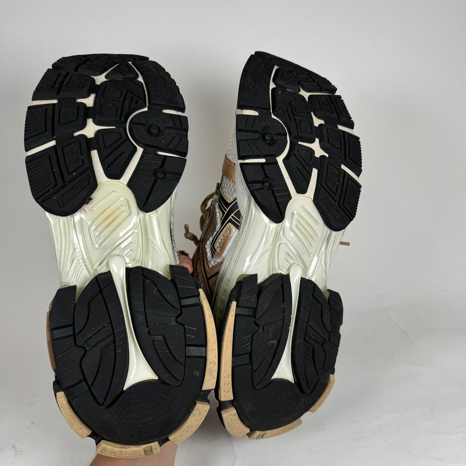 Balenciaga Beige Runners Size 45