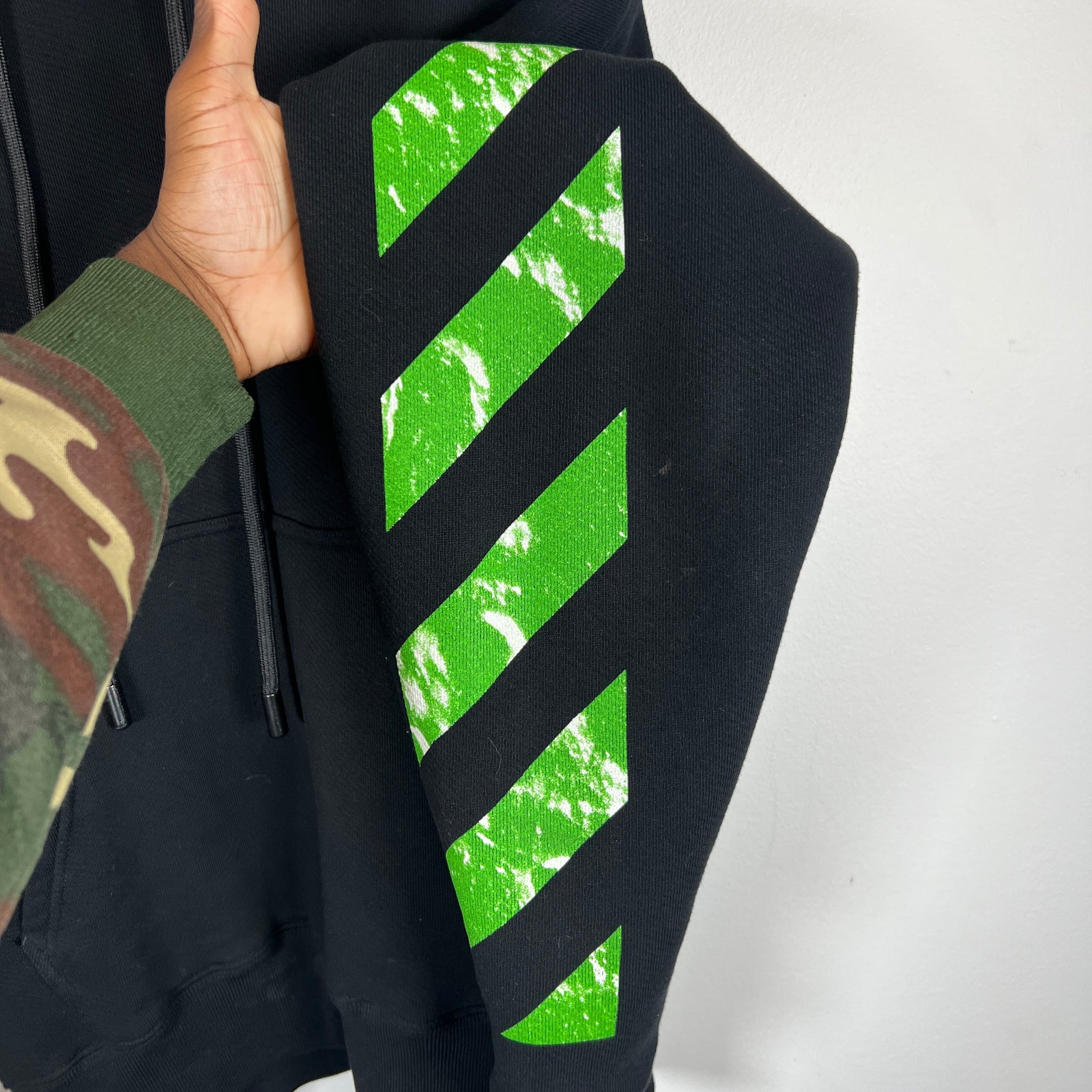 Off-White Black/Green 'Moon Camera' Hoodie Size S