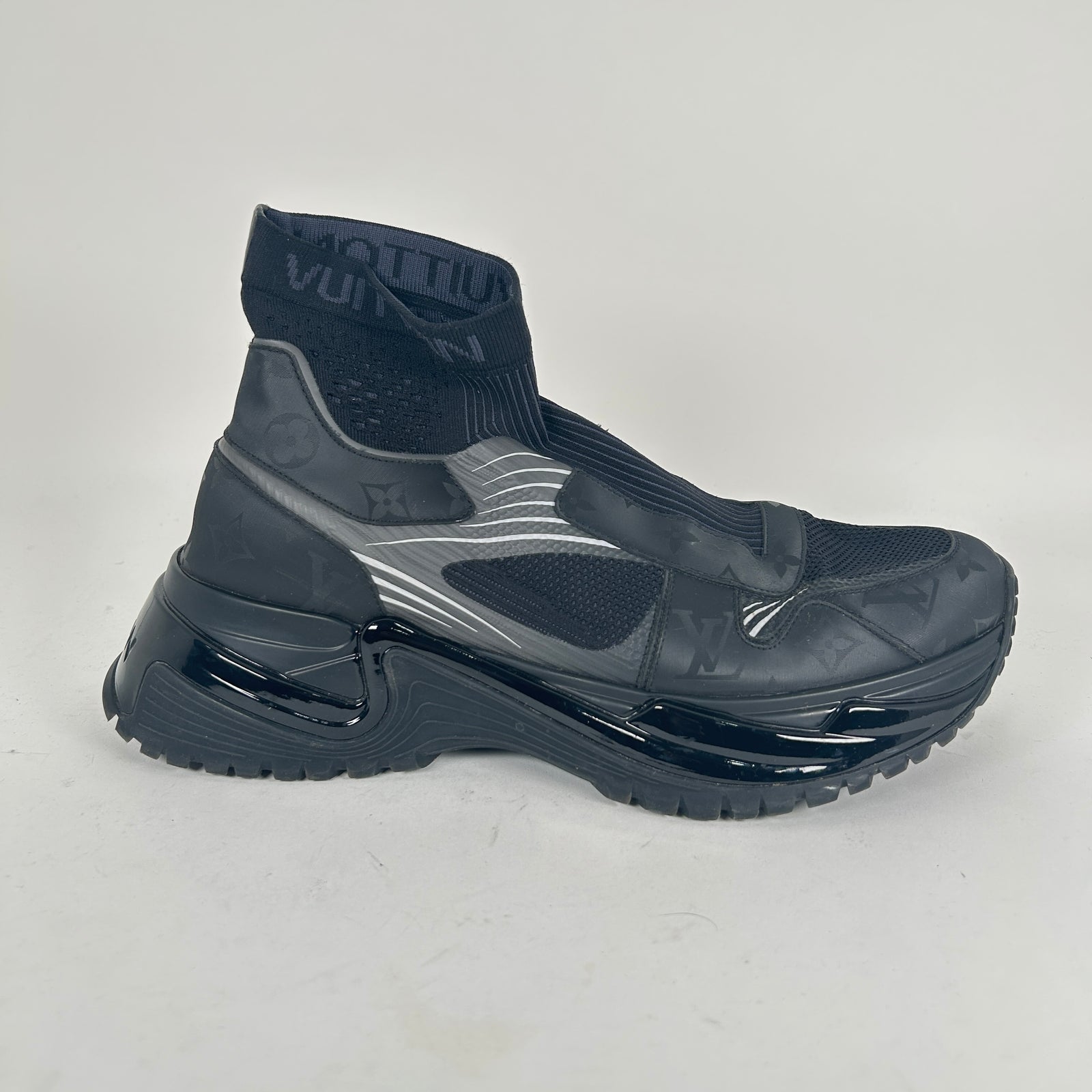 Louis Vuitton Run Away Pulse Sneaker Size 9.5