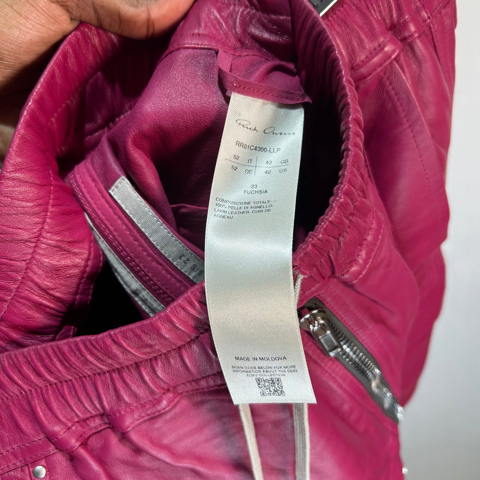 Rick Owens EDFU SS/23 Fuchsia Cargo Bela Leather Shorts Size L