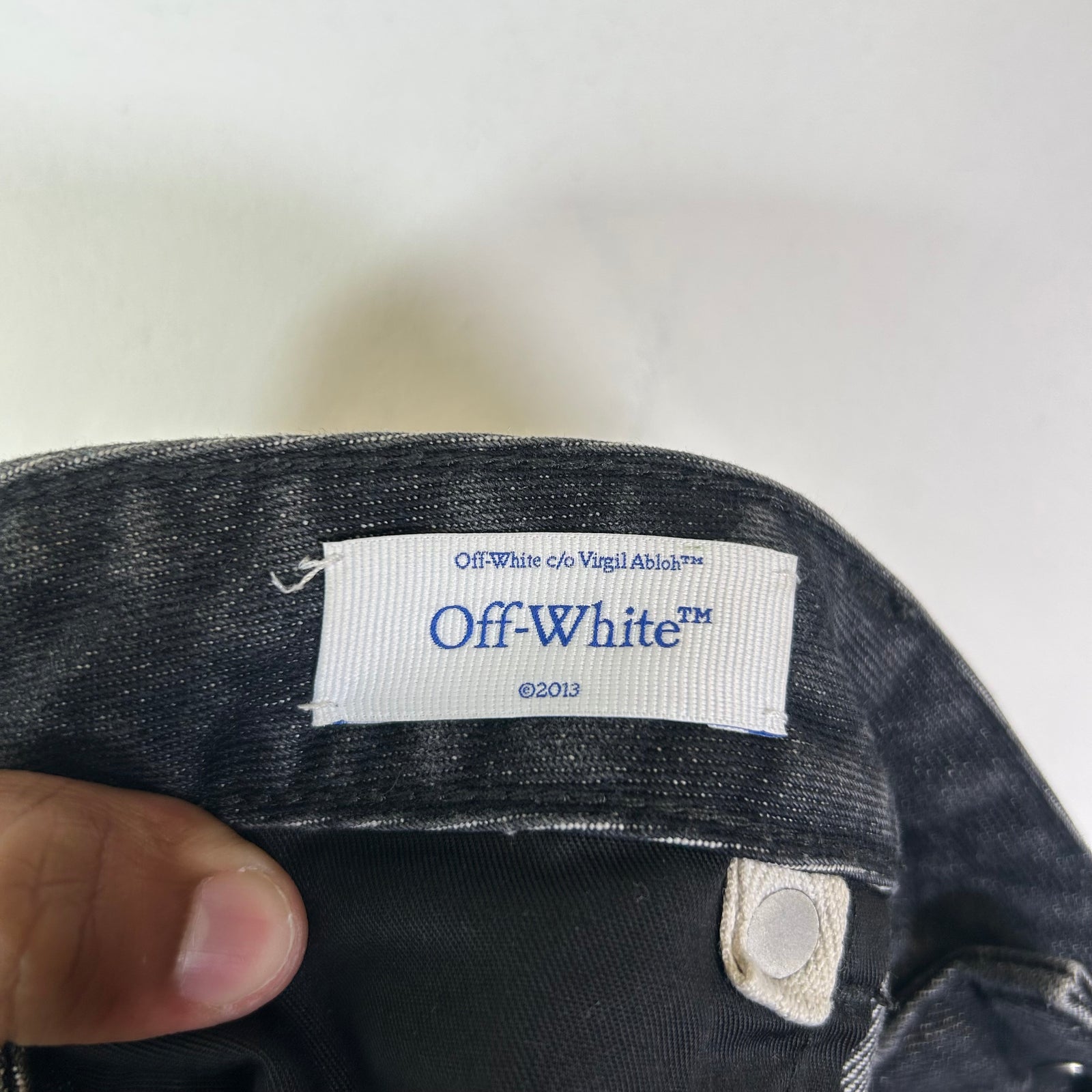 Off-White Black Washed Zipper Denim Shorts