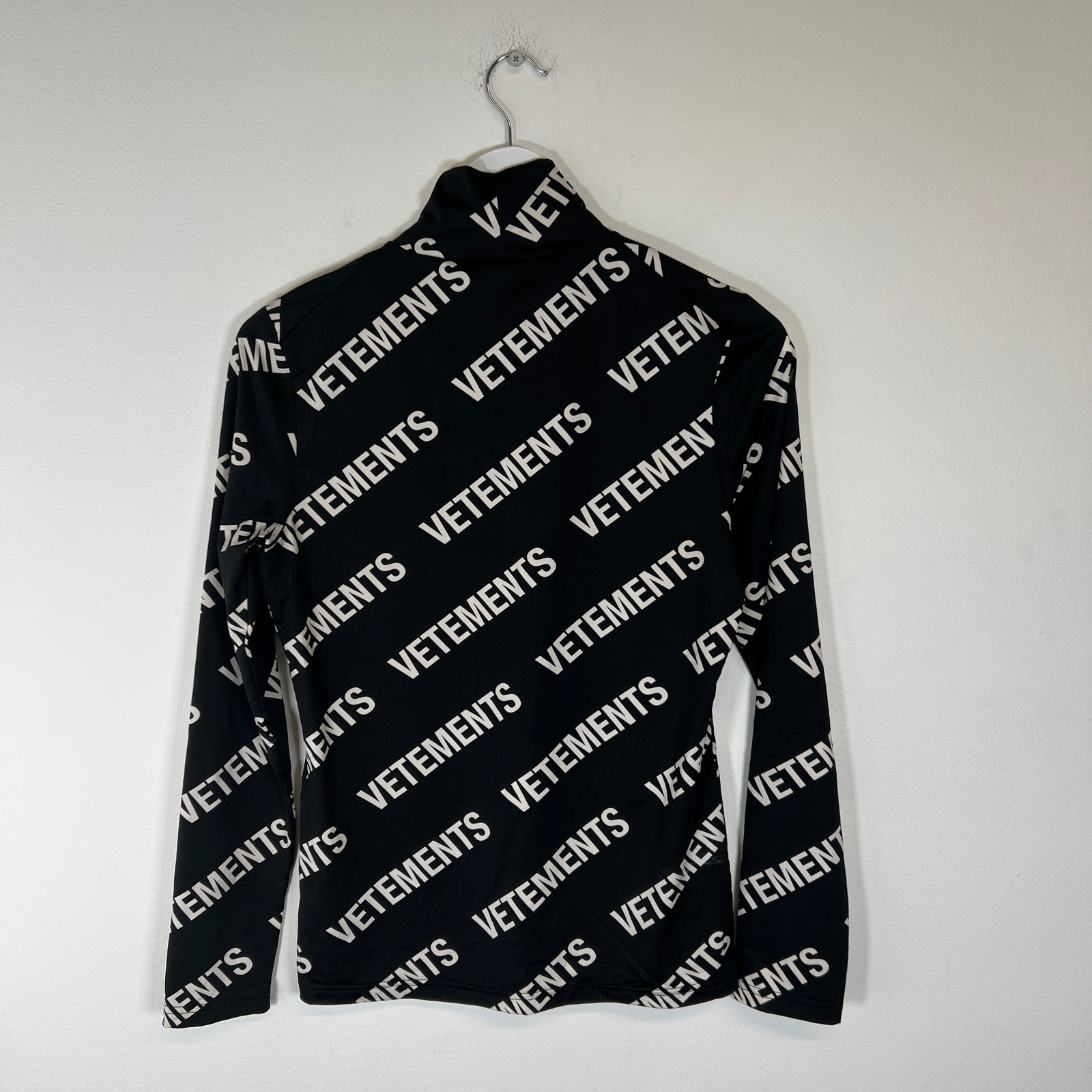 Vetements Stretchy Logo Long Sleeve Sz M