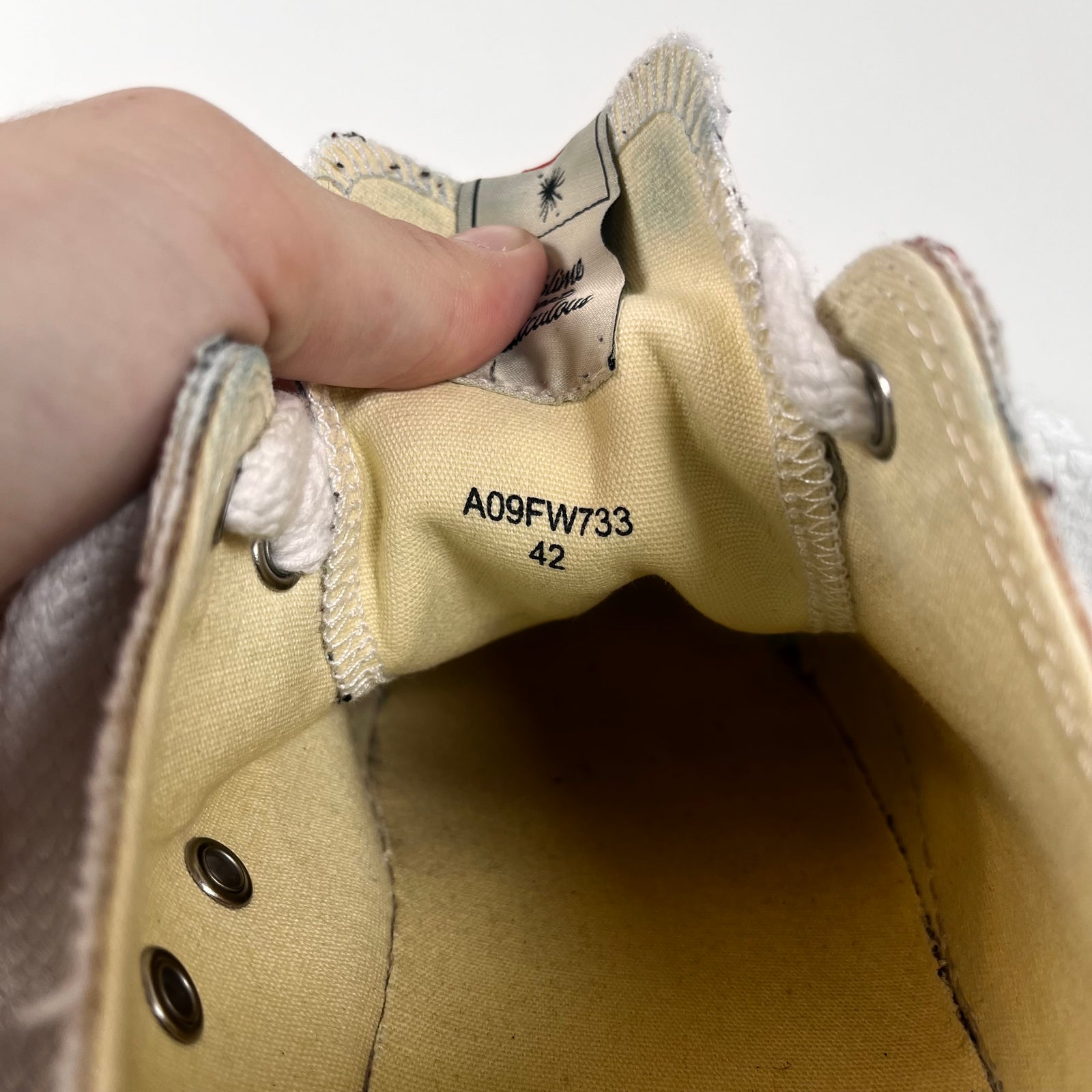 Maison Mihara MMY White/Beige Peterson Sneakers Size 42