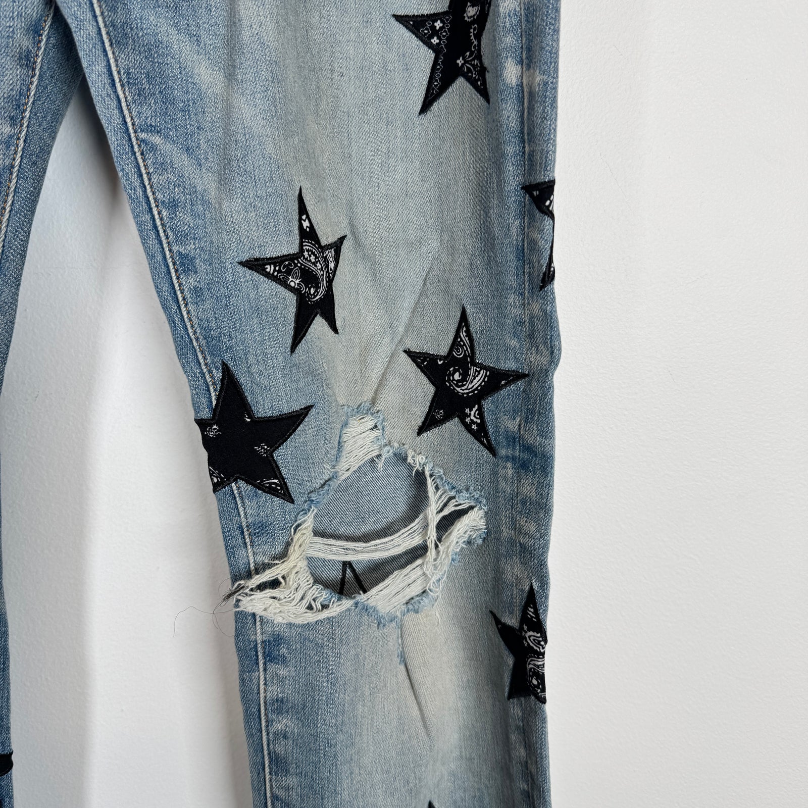 Amiri Bandana Paisley Star Patch Jeans Size 34