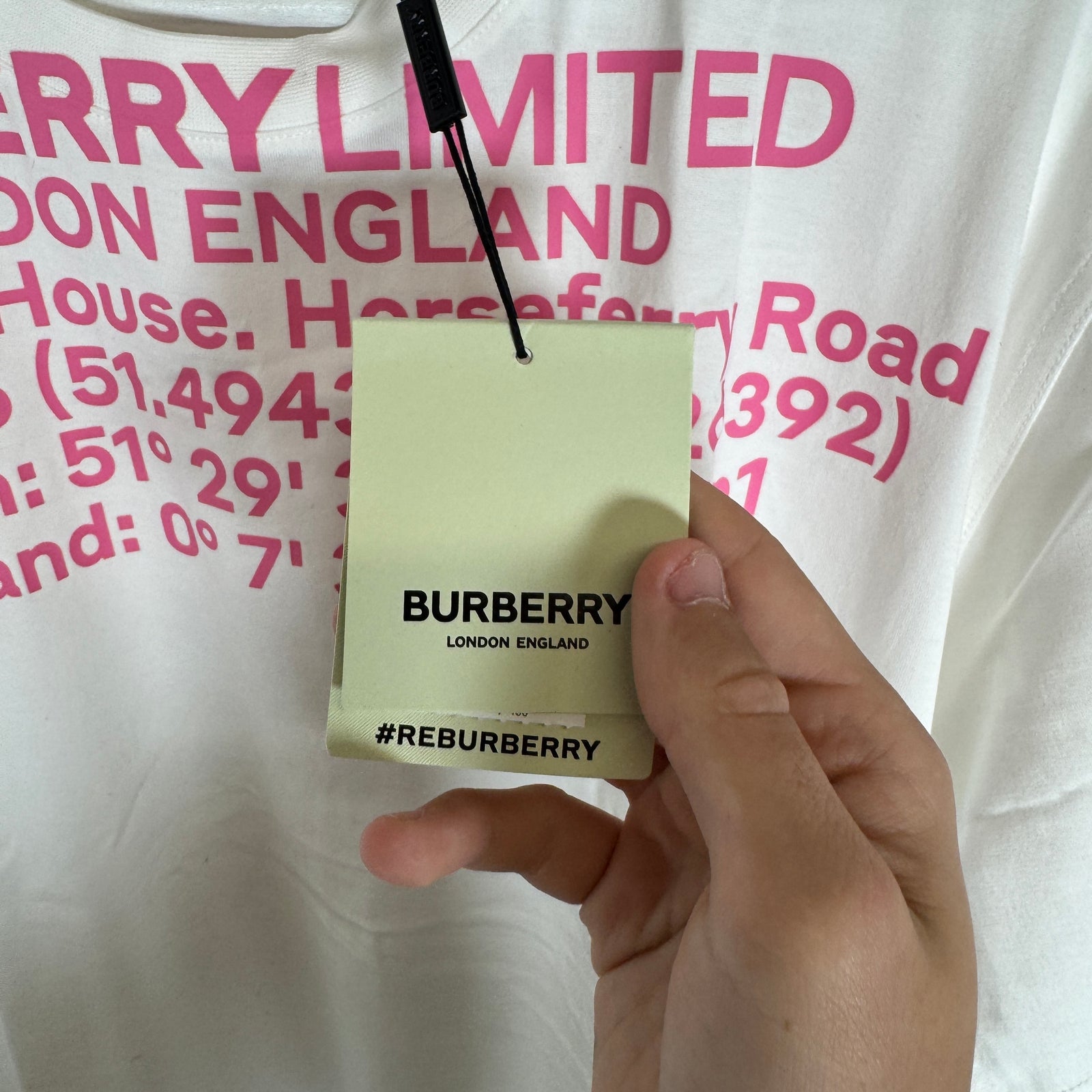 Burberry White/Pink Location Print T-Shirt Size M