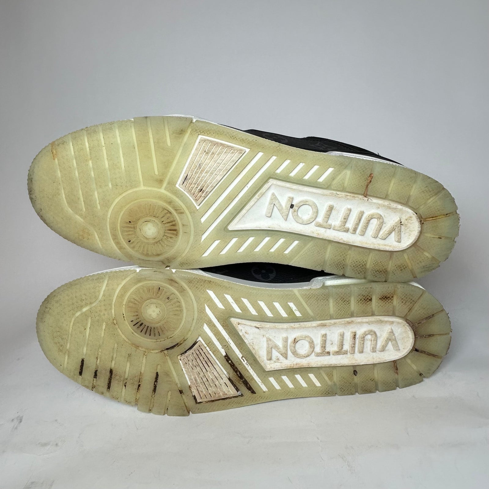 Louis Vuitton Black Monogram Trainer Size LV 9