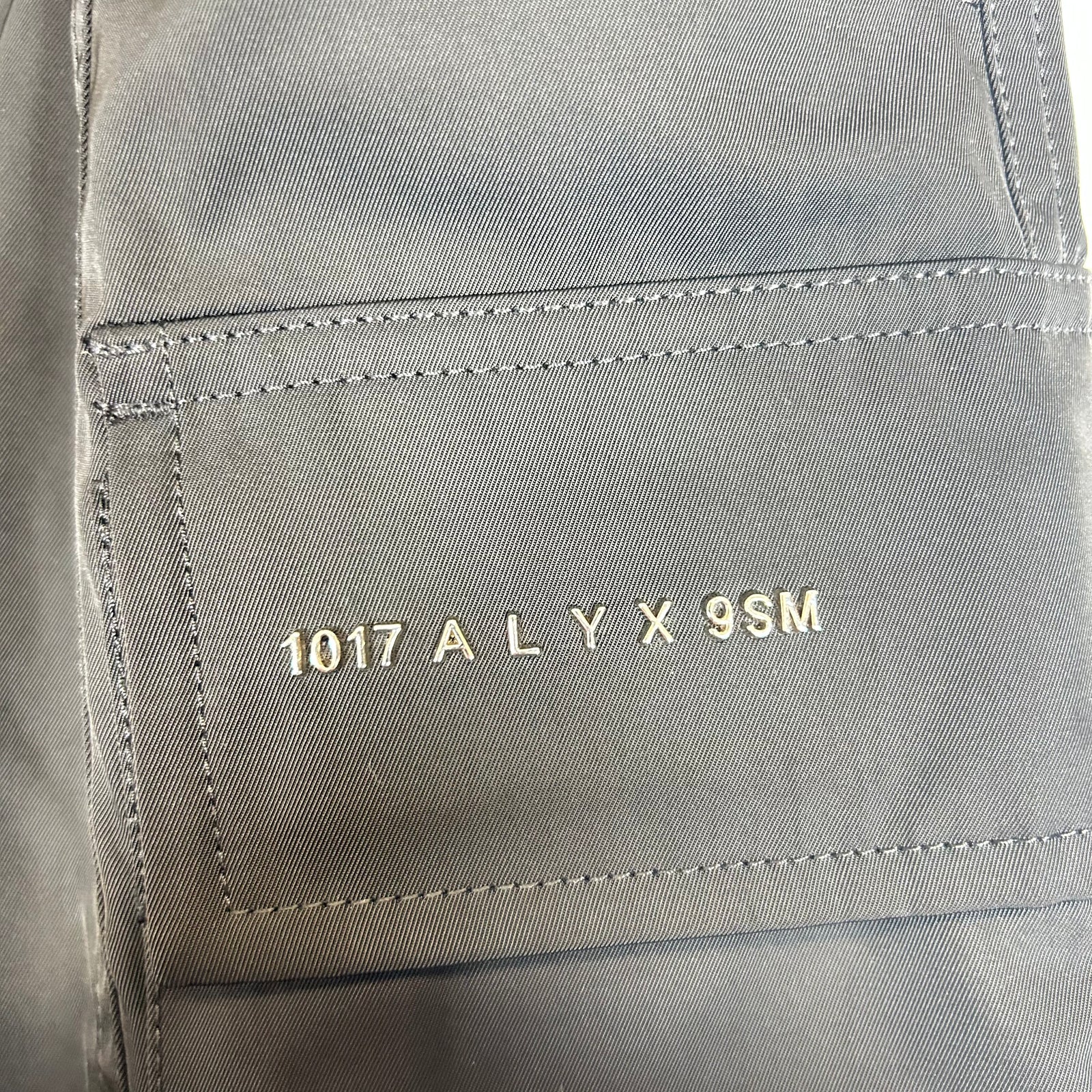 Alyx Black Tactical Cargo Nylon Shorts Size 36