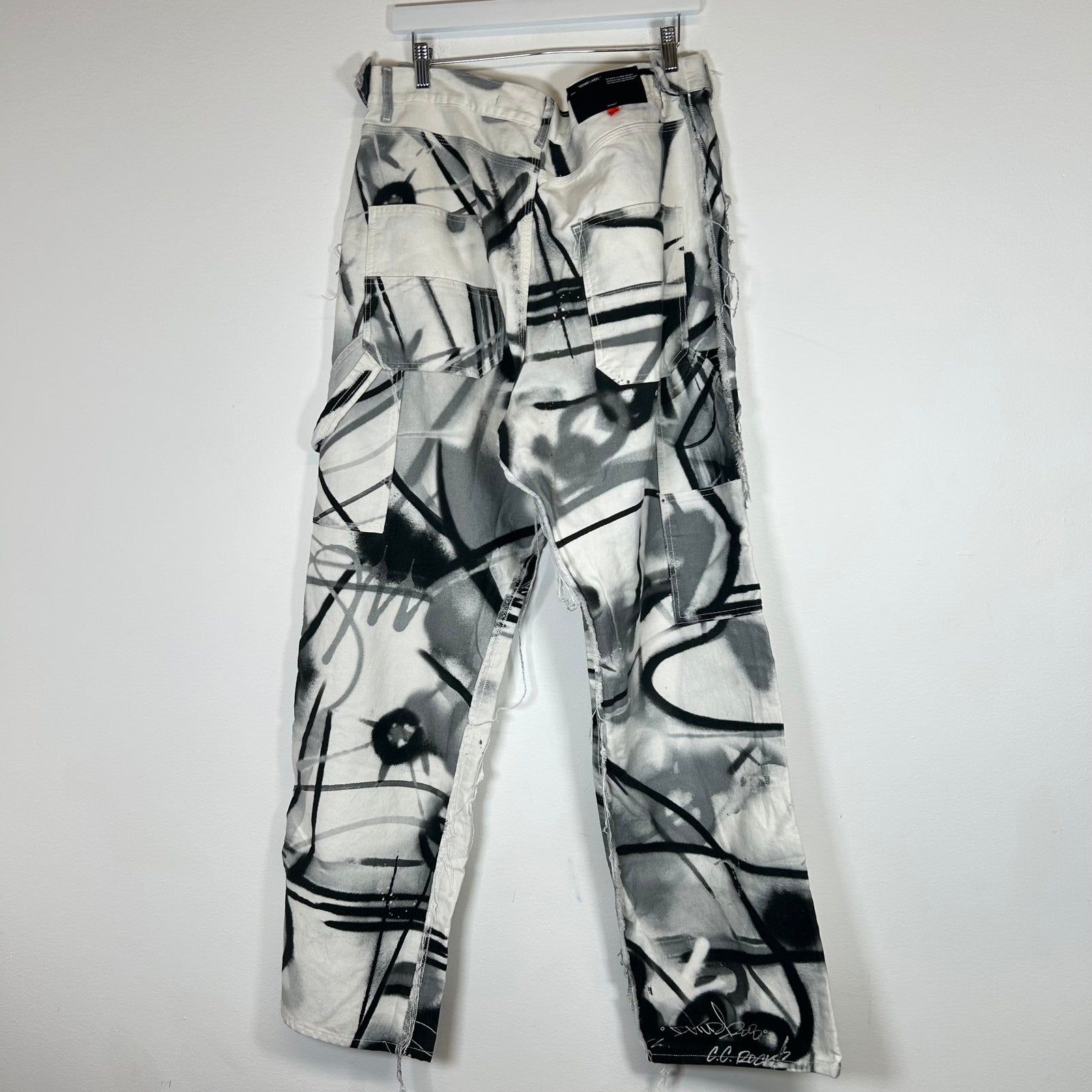 Off-White x Futura White Spray Paint Carpenter Pants Size 38