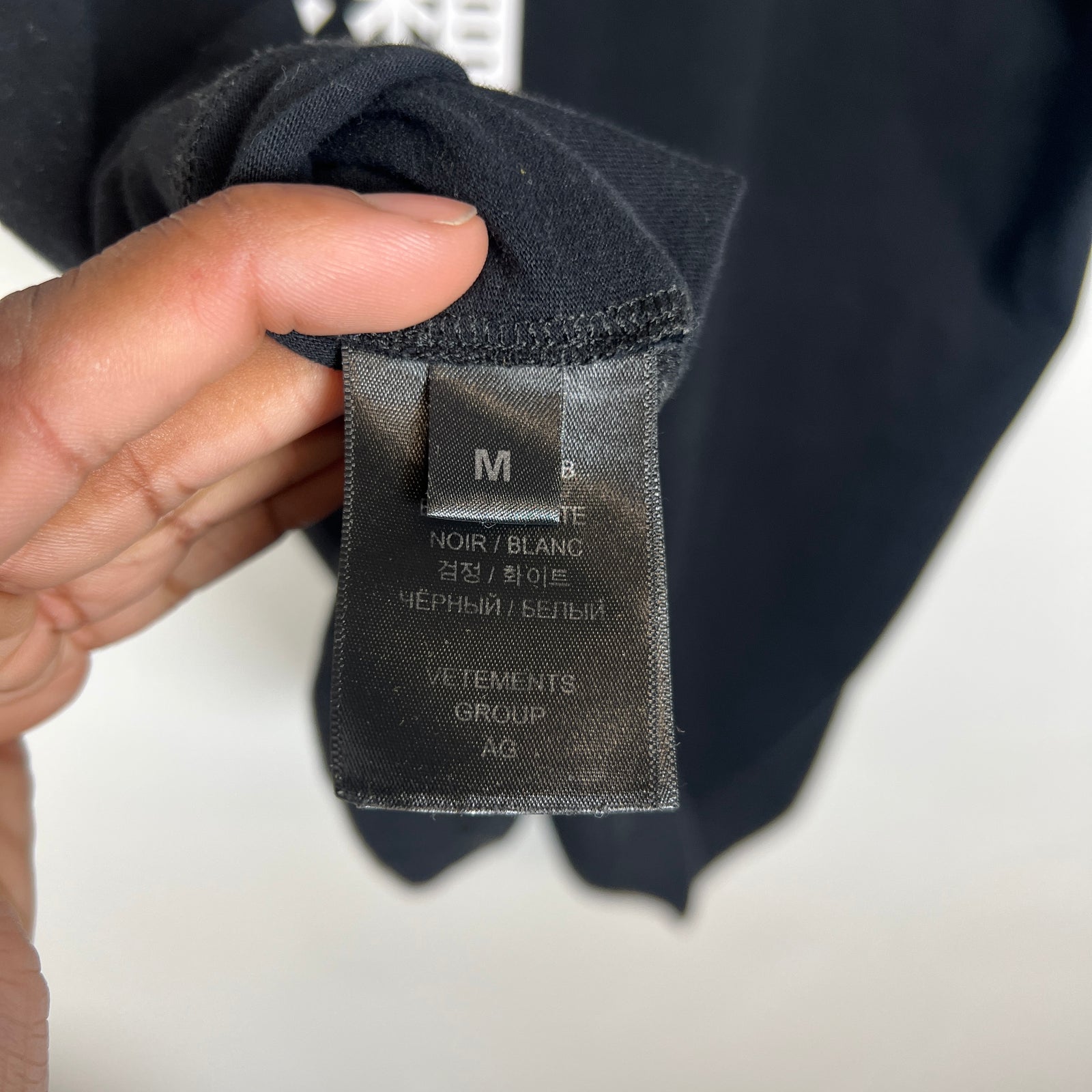 Vetements Black Translation T-Shirt Size M
