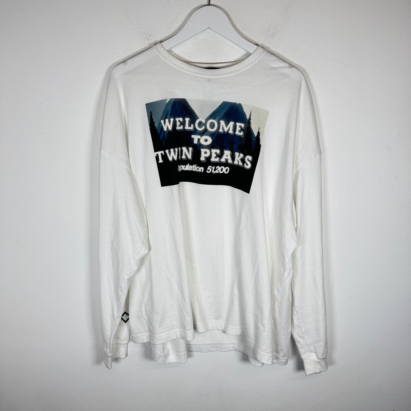 Undercover White 'Twin Peaks' Longsleeve Size 3