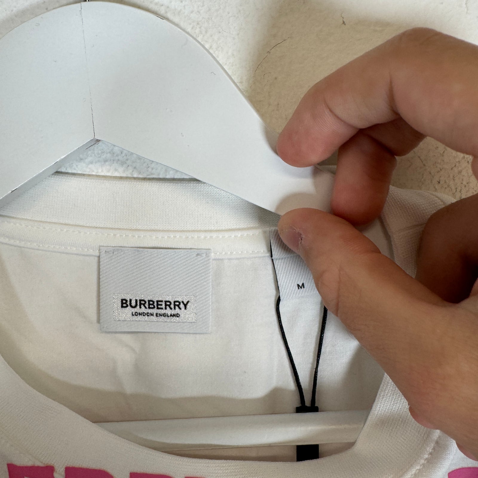 Burberry White/Pink Location Print T-Shirt Size M