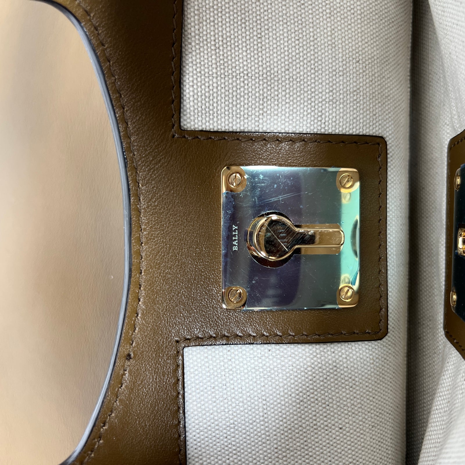 Bally Khaki Gold Leather Shoulder Bag