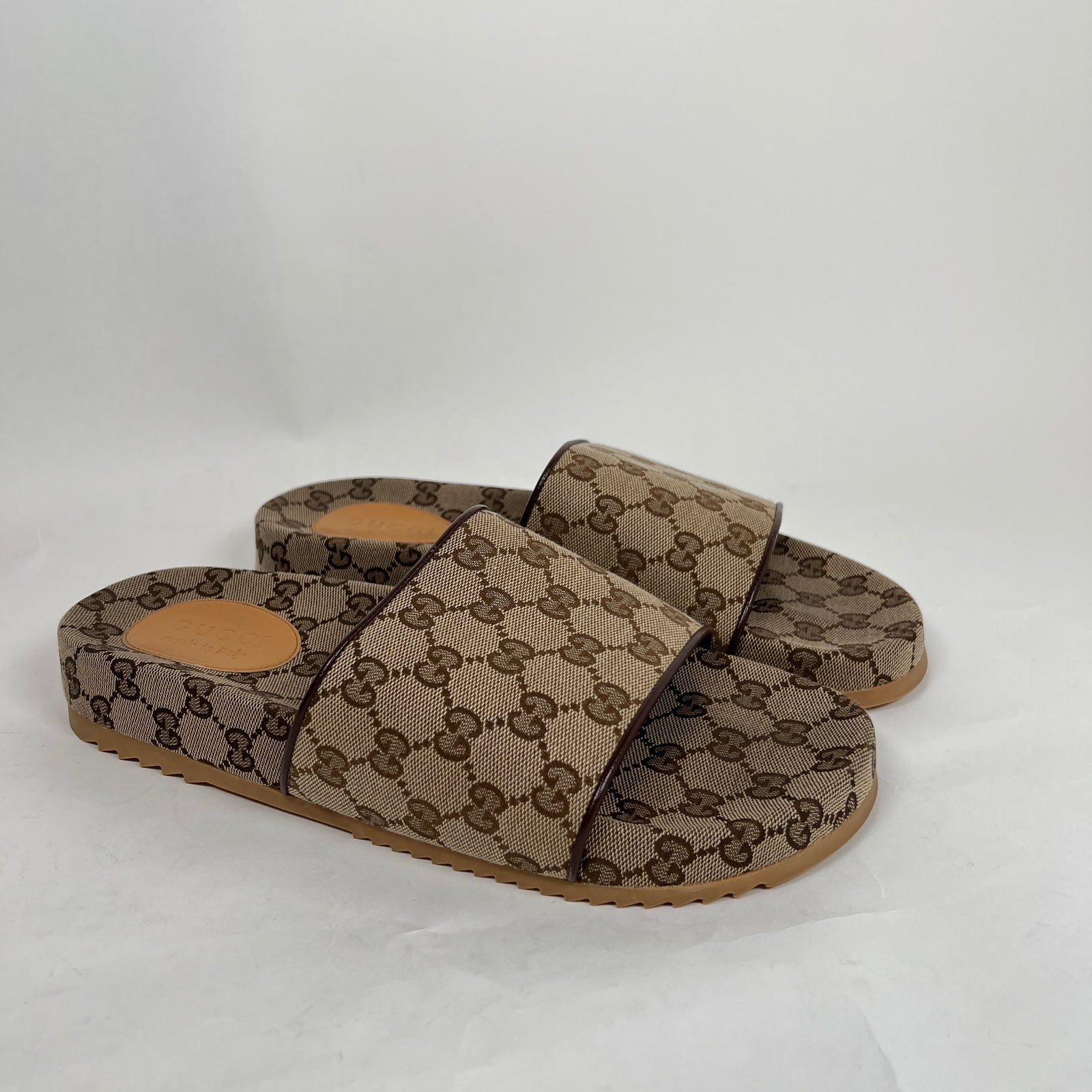 Gucci Beige GG Canvas Slide Size GG 10