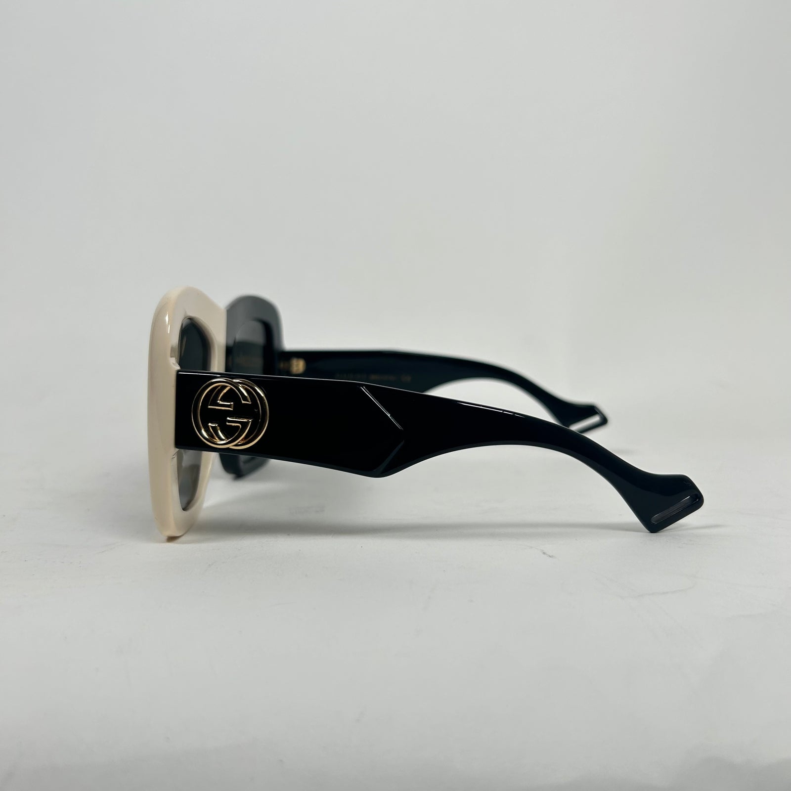 Gucci Black/White Acetate Square Sunglasses