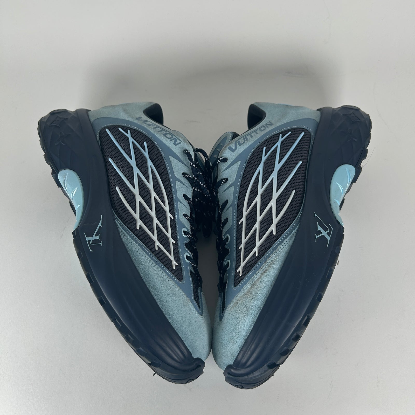 Louis Vuitton Discovery Trainer Size 9LV