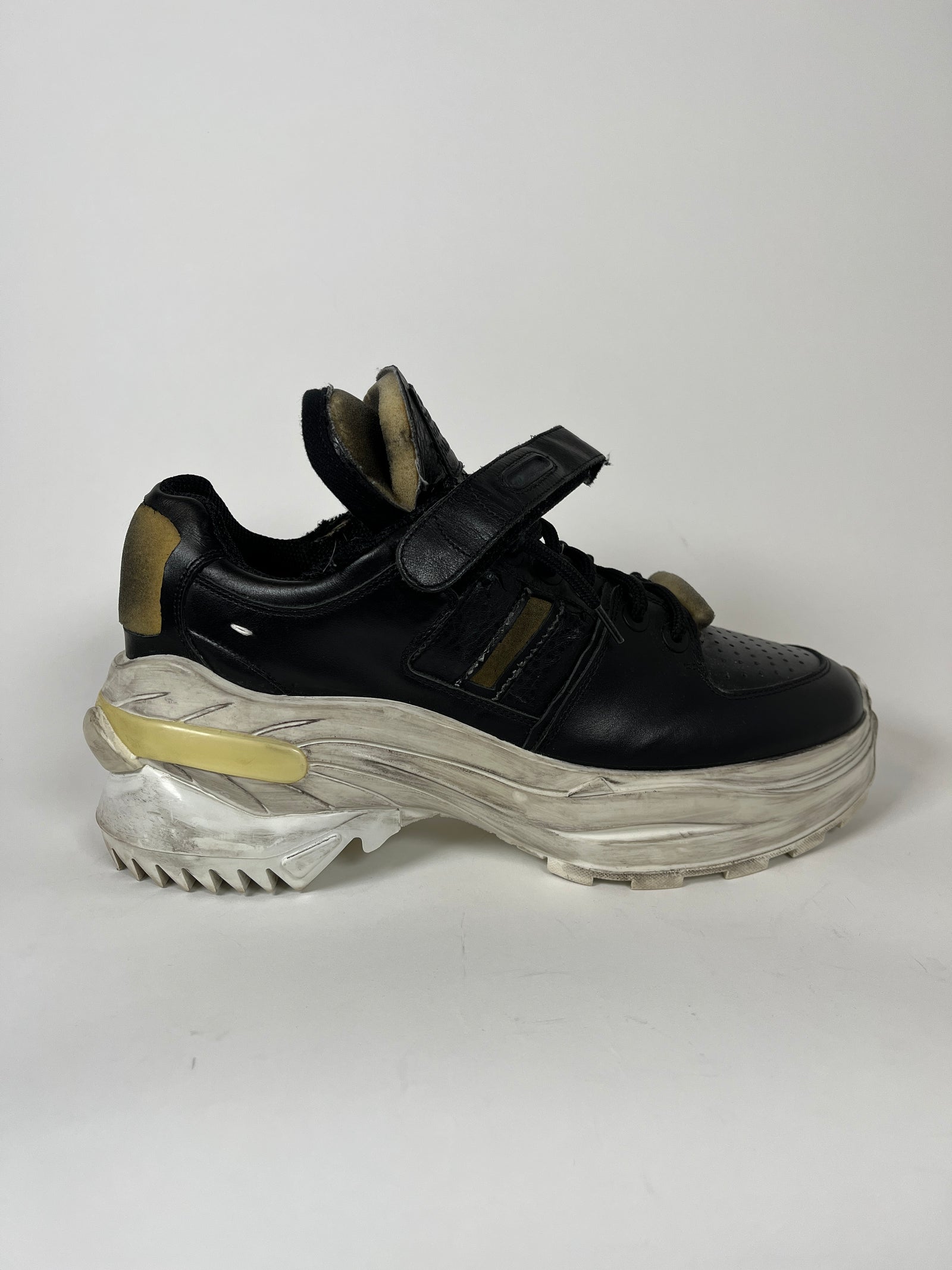 Maison Margiela Black/Gold Retro Fit Sneaker Size 43