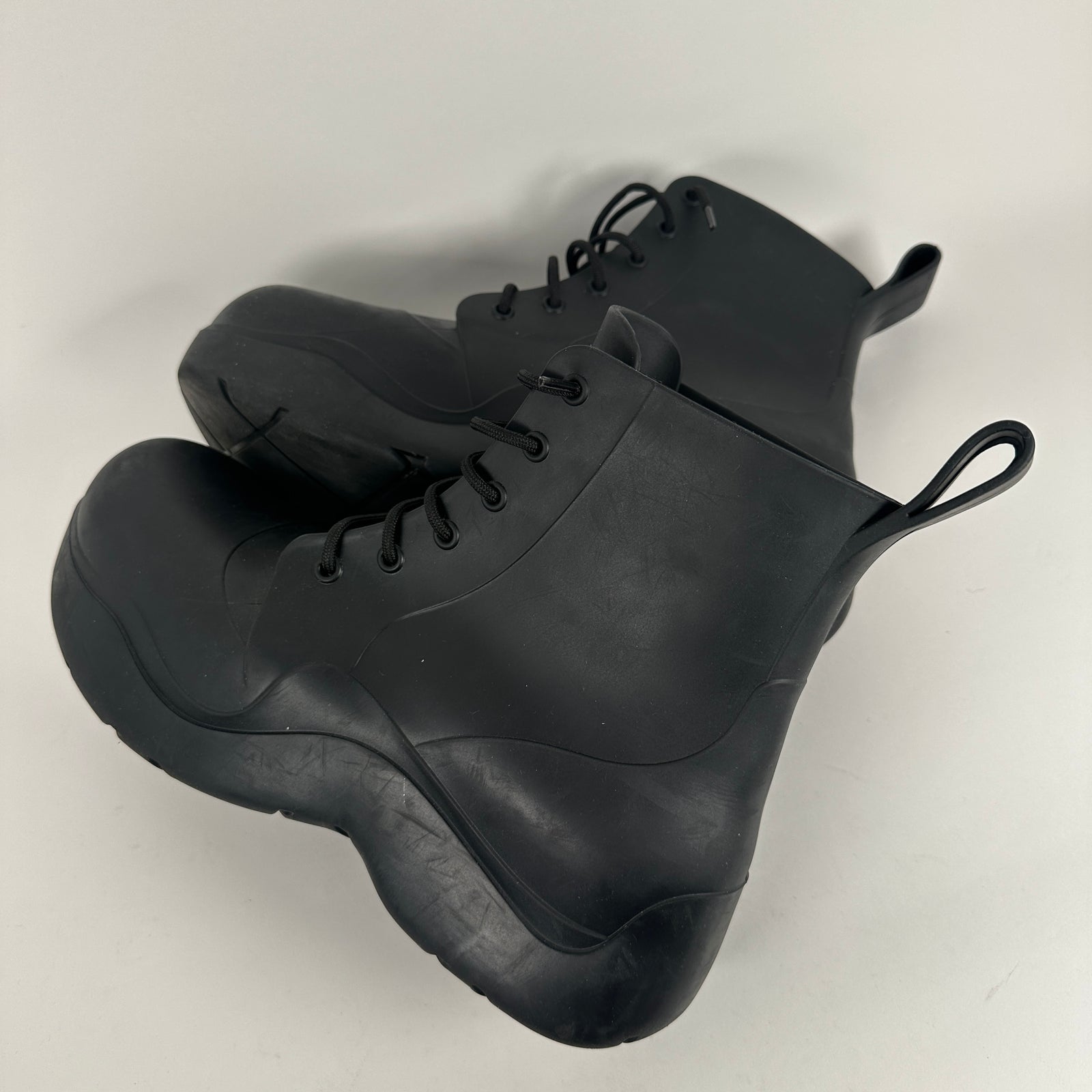 Bottega Veneta Black Lace-Up Puddle Boot Size 10