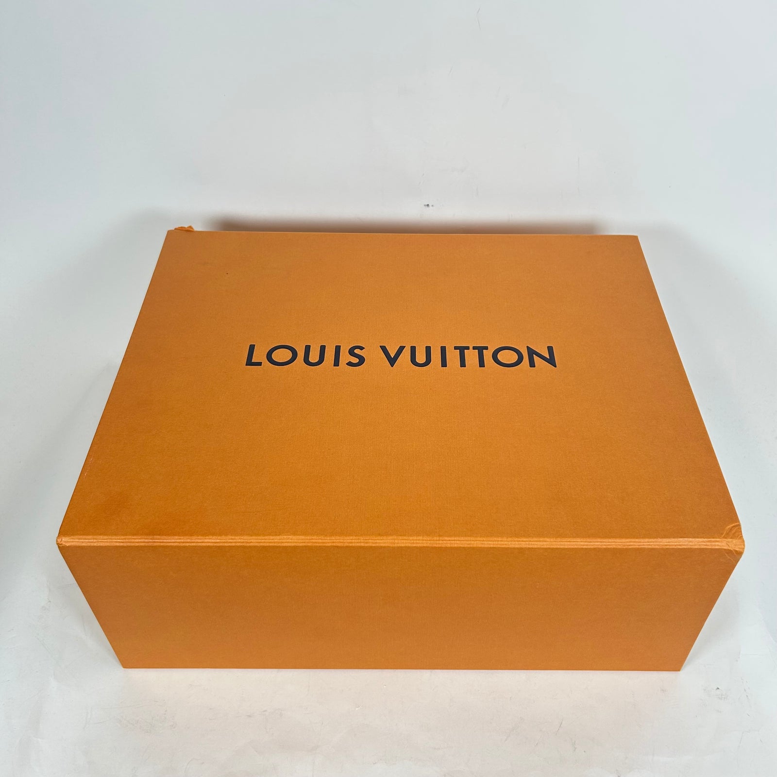 Louis Vuitton White/Red Trainer Size LV 11
