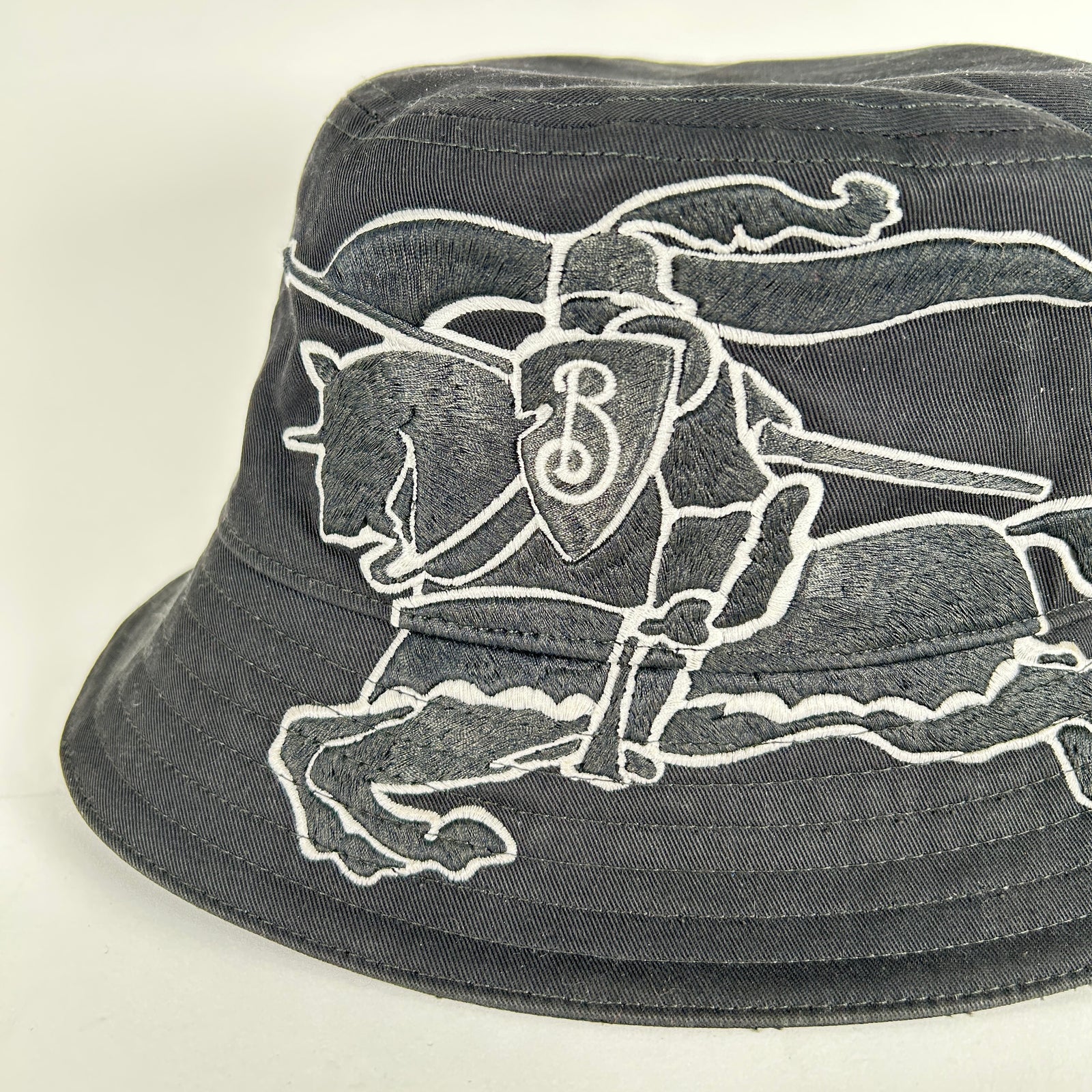 Burberry Grey Equestrian Embroidered Logo Bucket Hat Size L