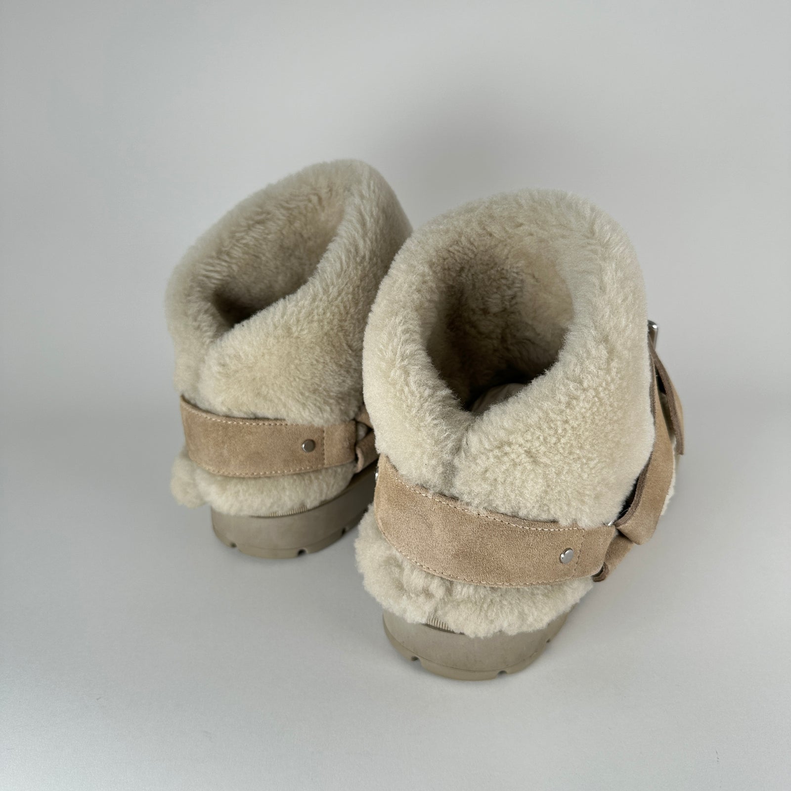 Burberry Chubby Suede Shearling Boots Size 40