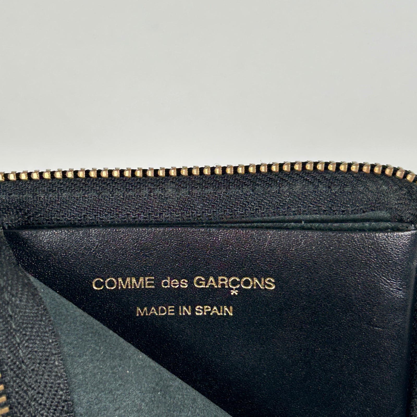 Comme Des Garcons Zip Wallet