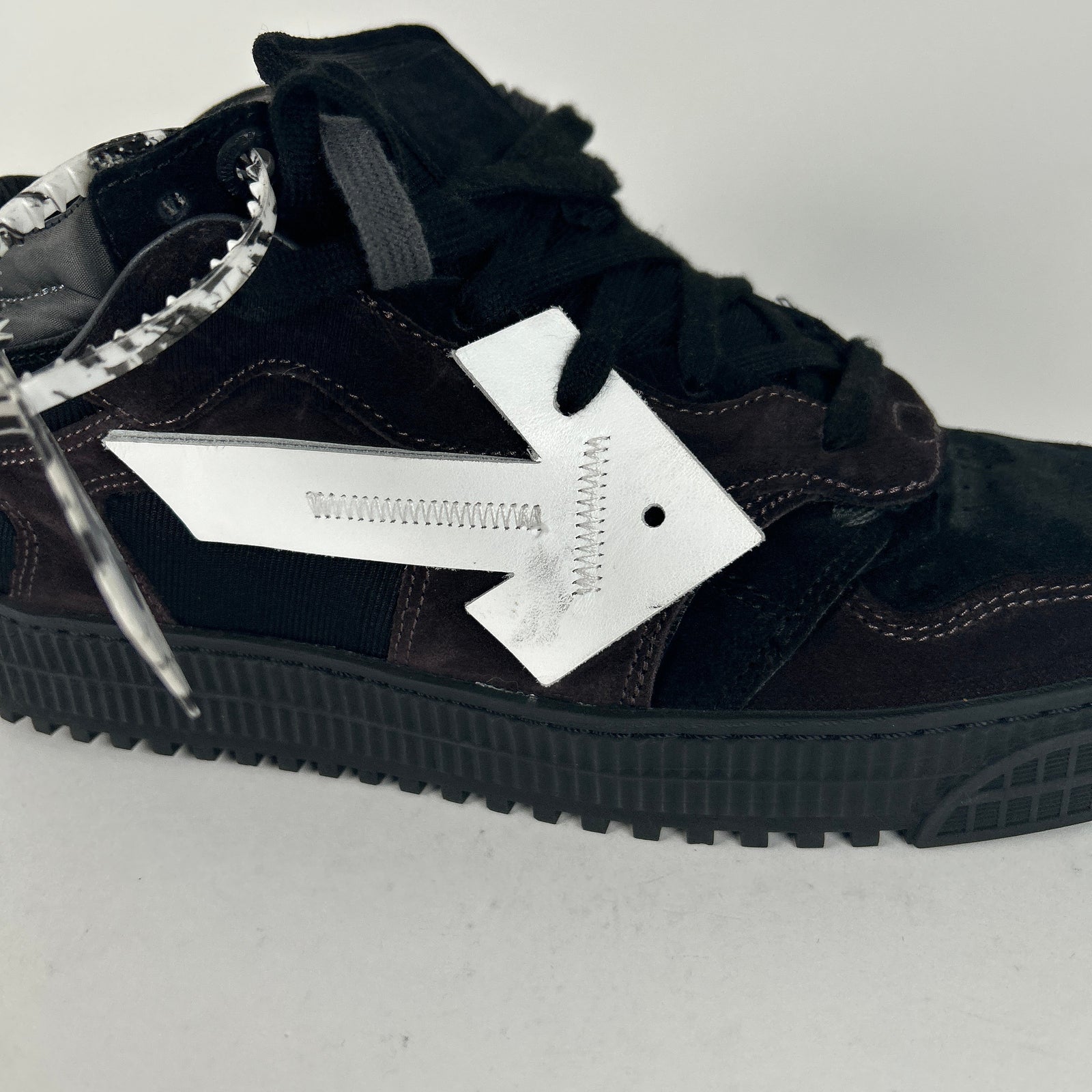 Off-White Floating Arrow Court 3.0 Brown Suede Size 42