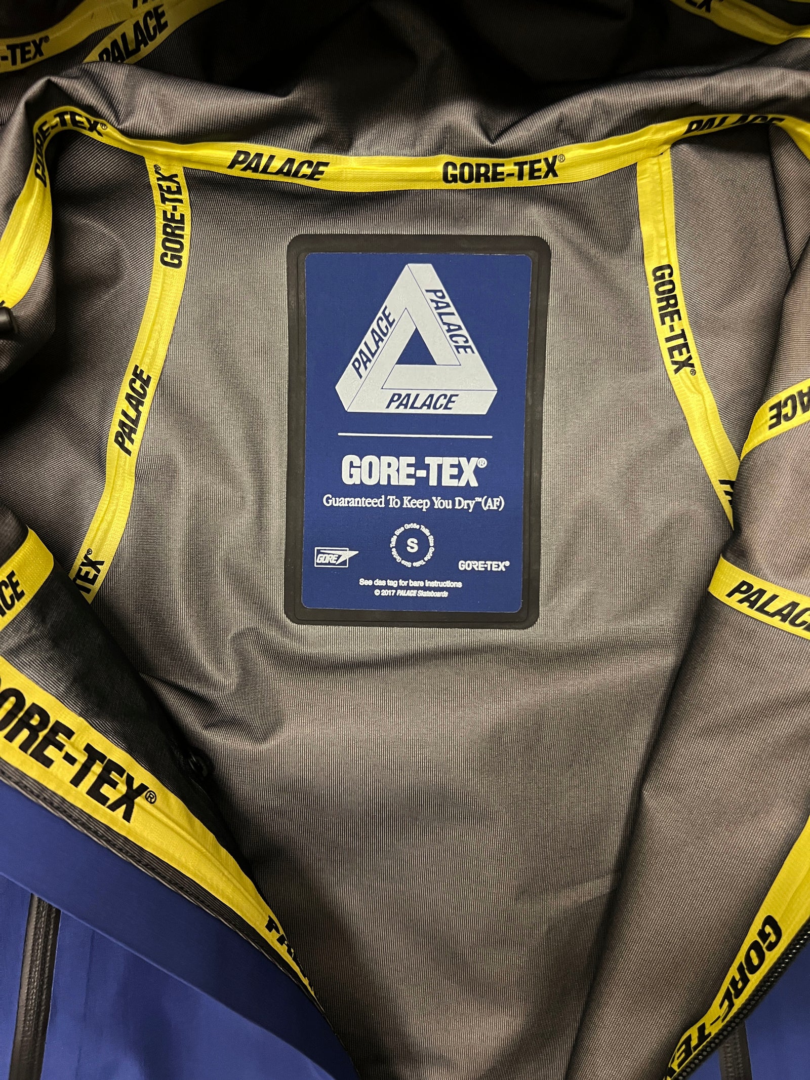 Palace Gore Tex Windbreaker Size Small