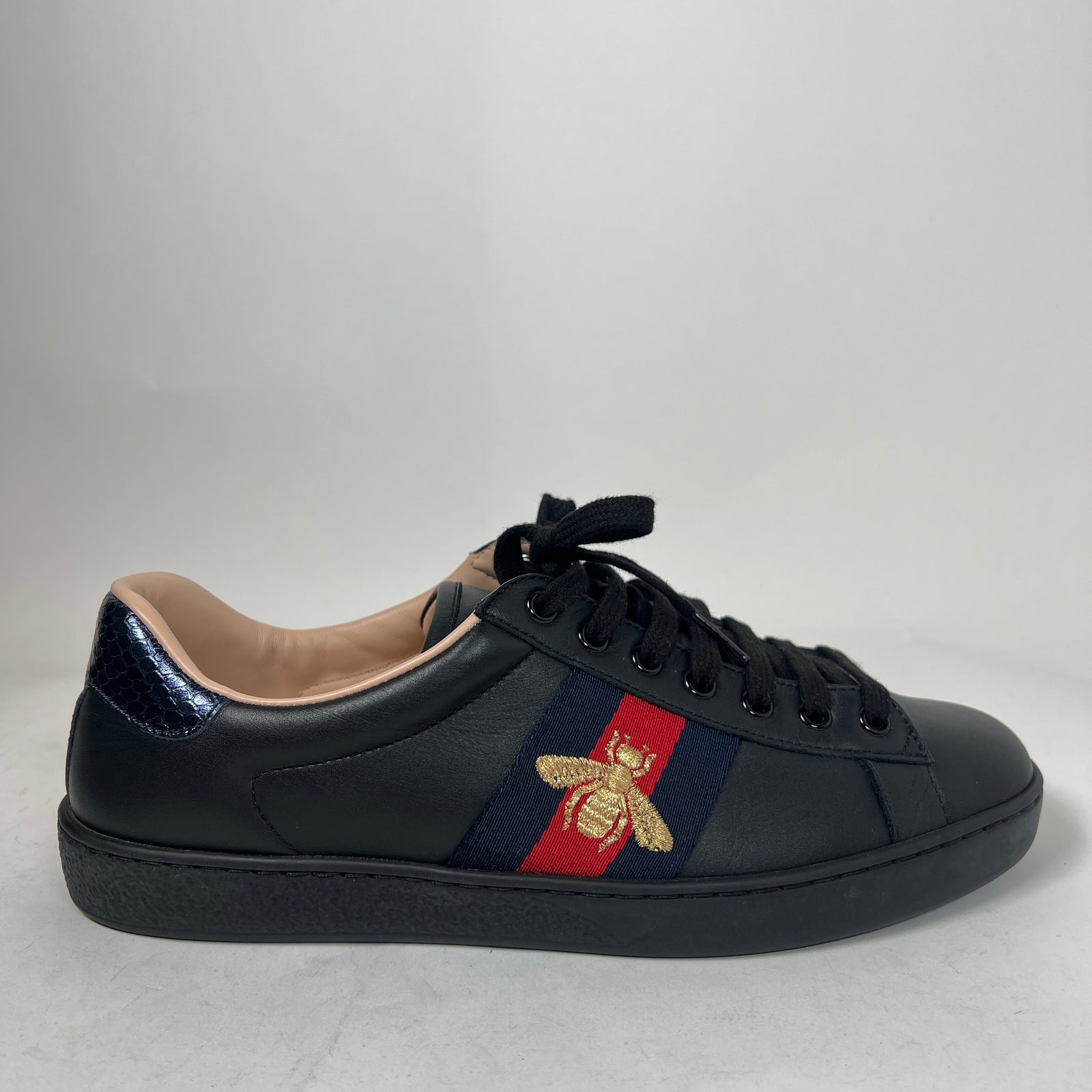 Gucci Black Embroidered Bee Ace Sneaker Size GG 8