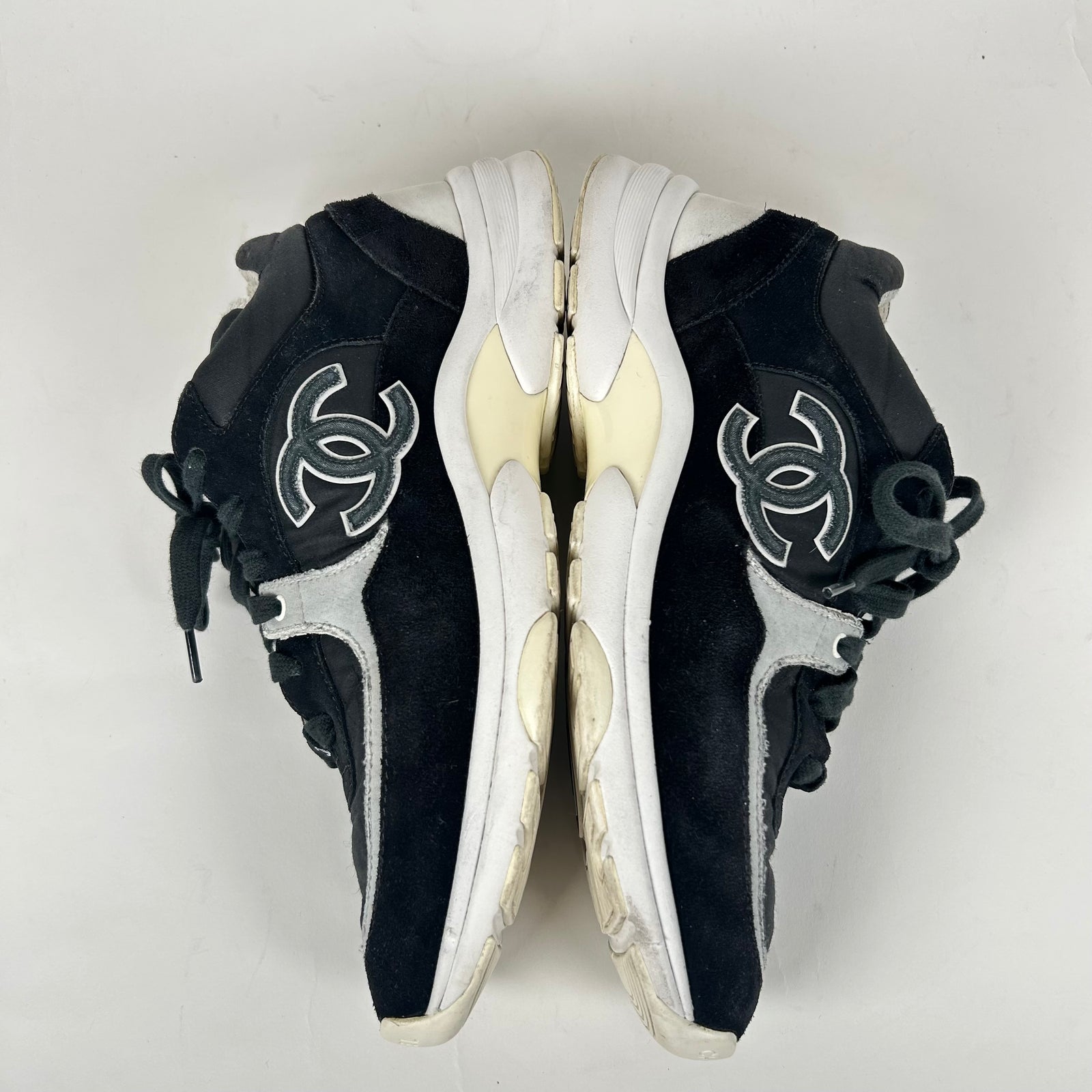 Chanel Black/White Runners Size 40