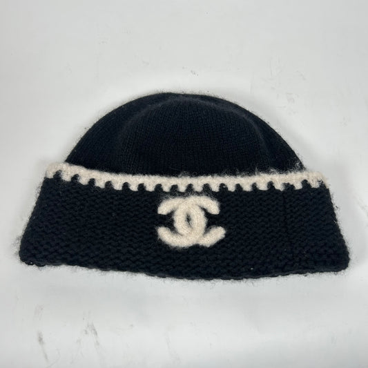 Chanel Black/White Interlocking CC Cashmere Beanie
