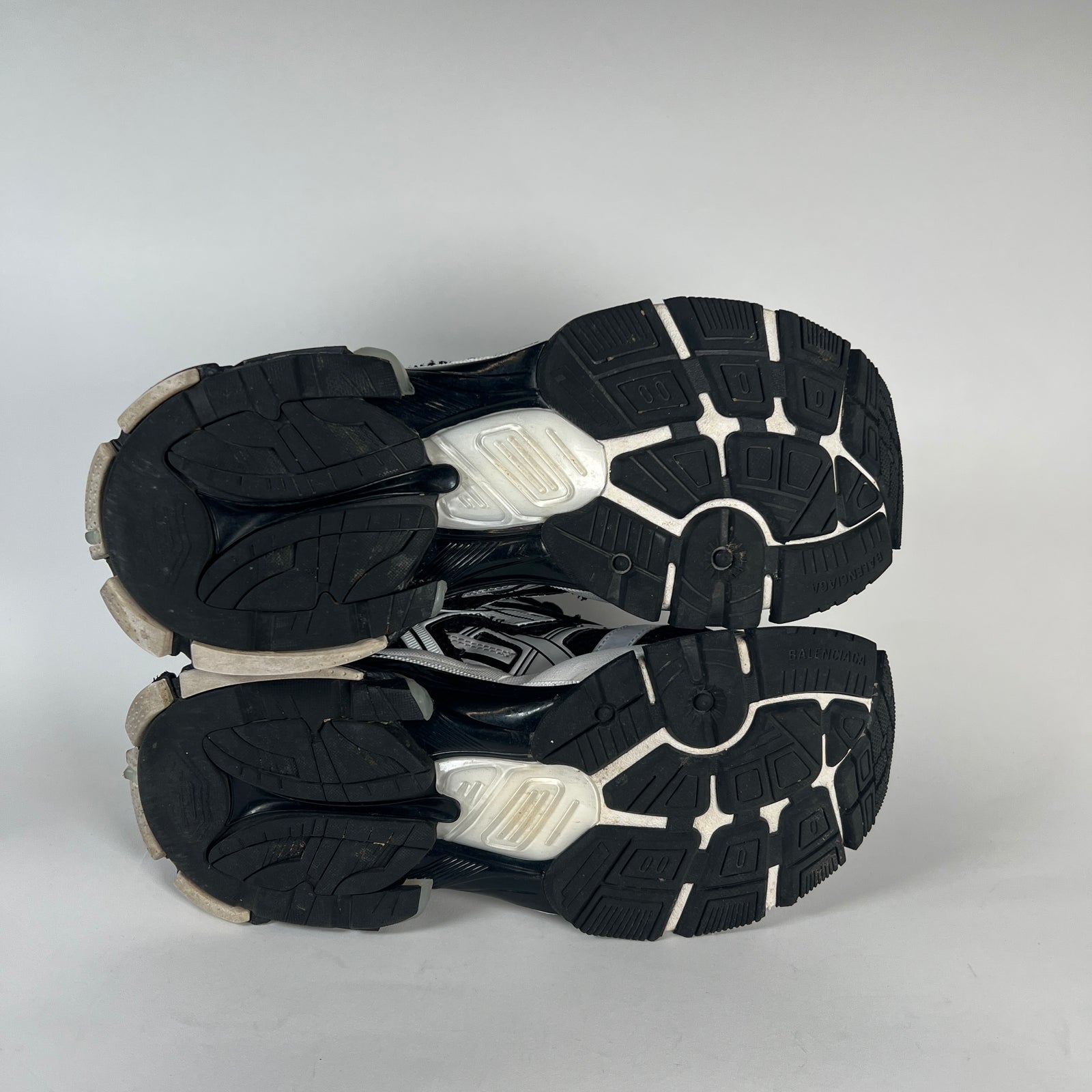 Balenciaga Black/White Runners Size 42