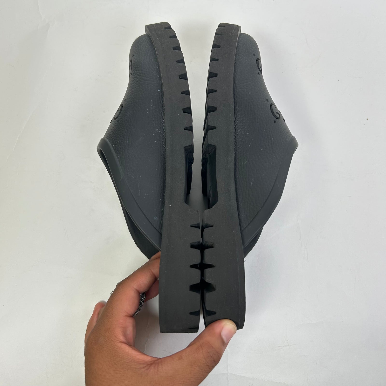 Gucci Black GG Rubber Sandals Size GG 8