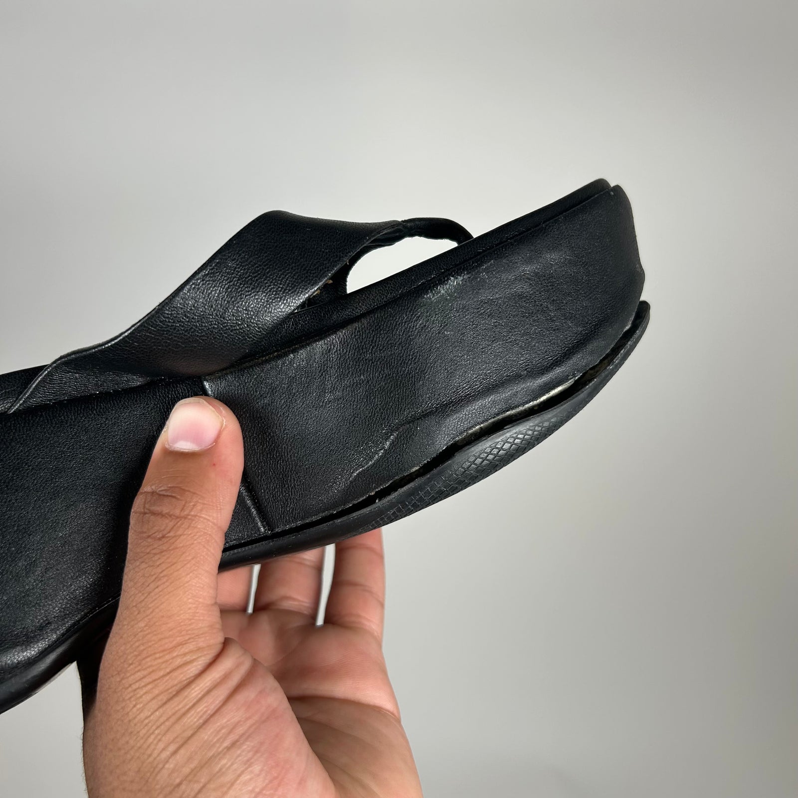 Prada Women's Black Leather Flip Flops Size 39.5