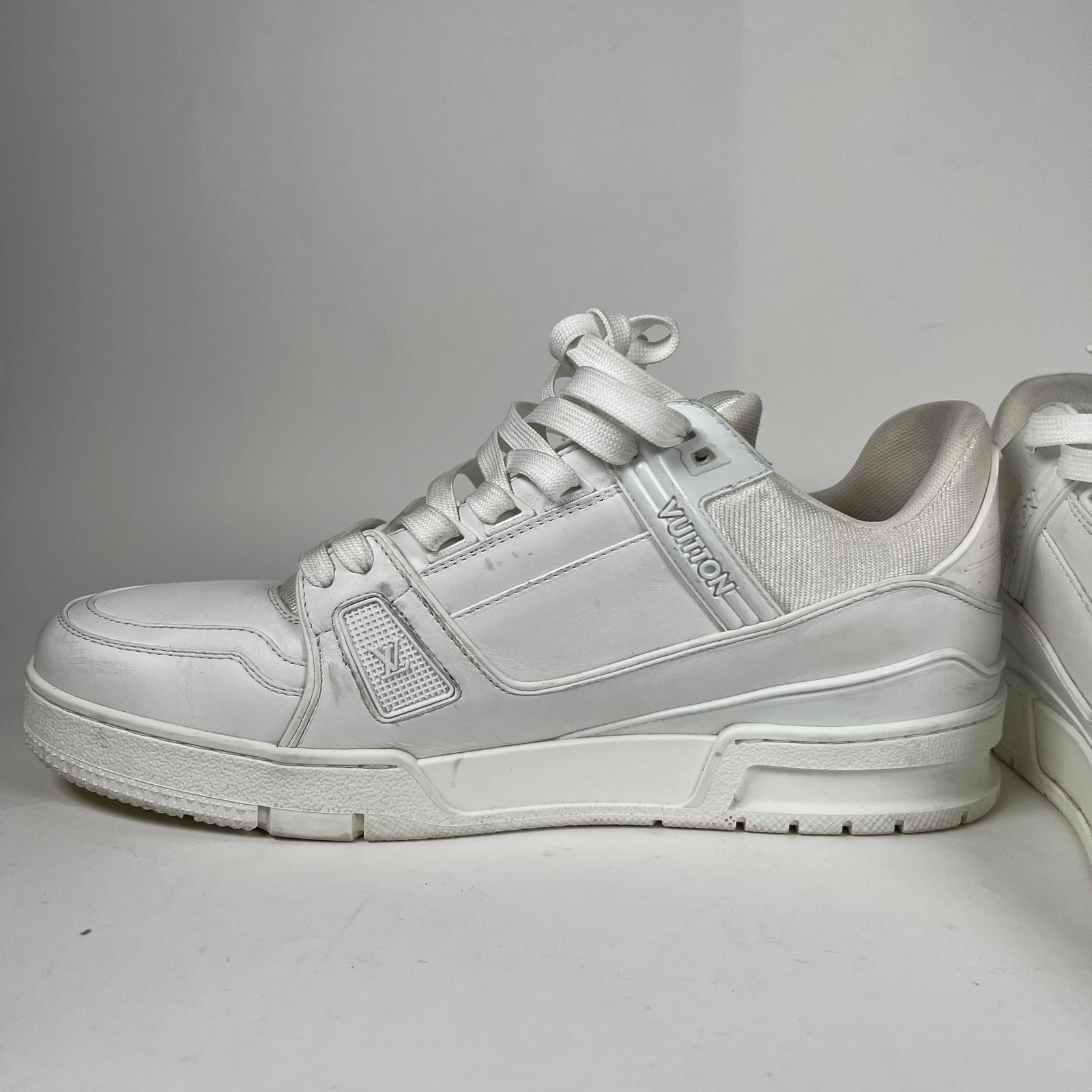 Louis Vuitton Trainer Triple White Size 8