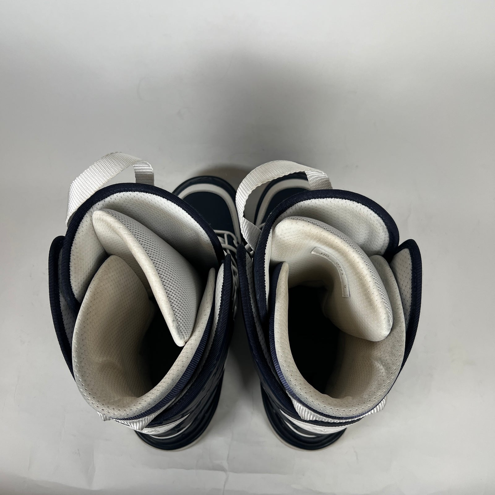Louis Vuitton Navy Ski Boots Size LV 9