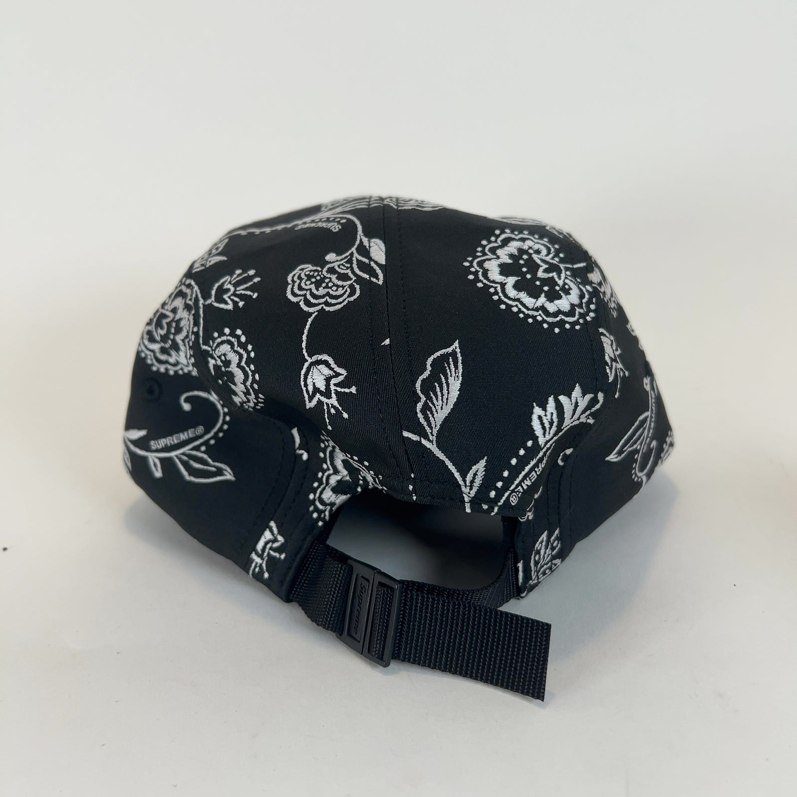 Supreme Embroidered Floral Box-Logo Hat