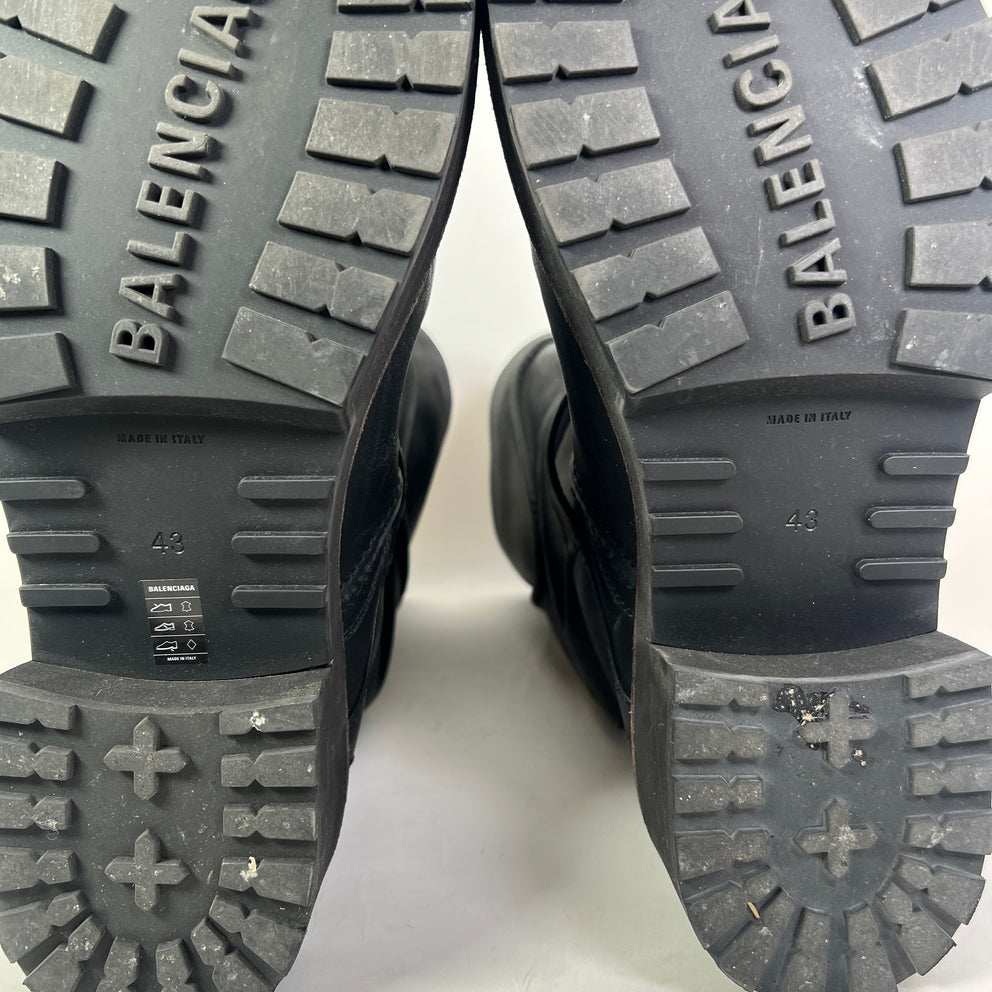 Balenciaga Venom Leather Boots