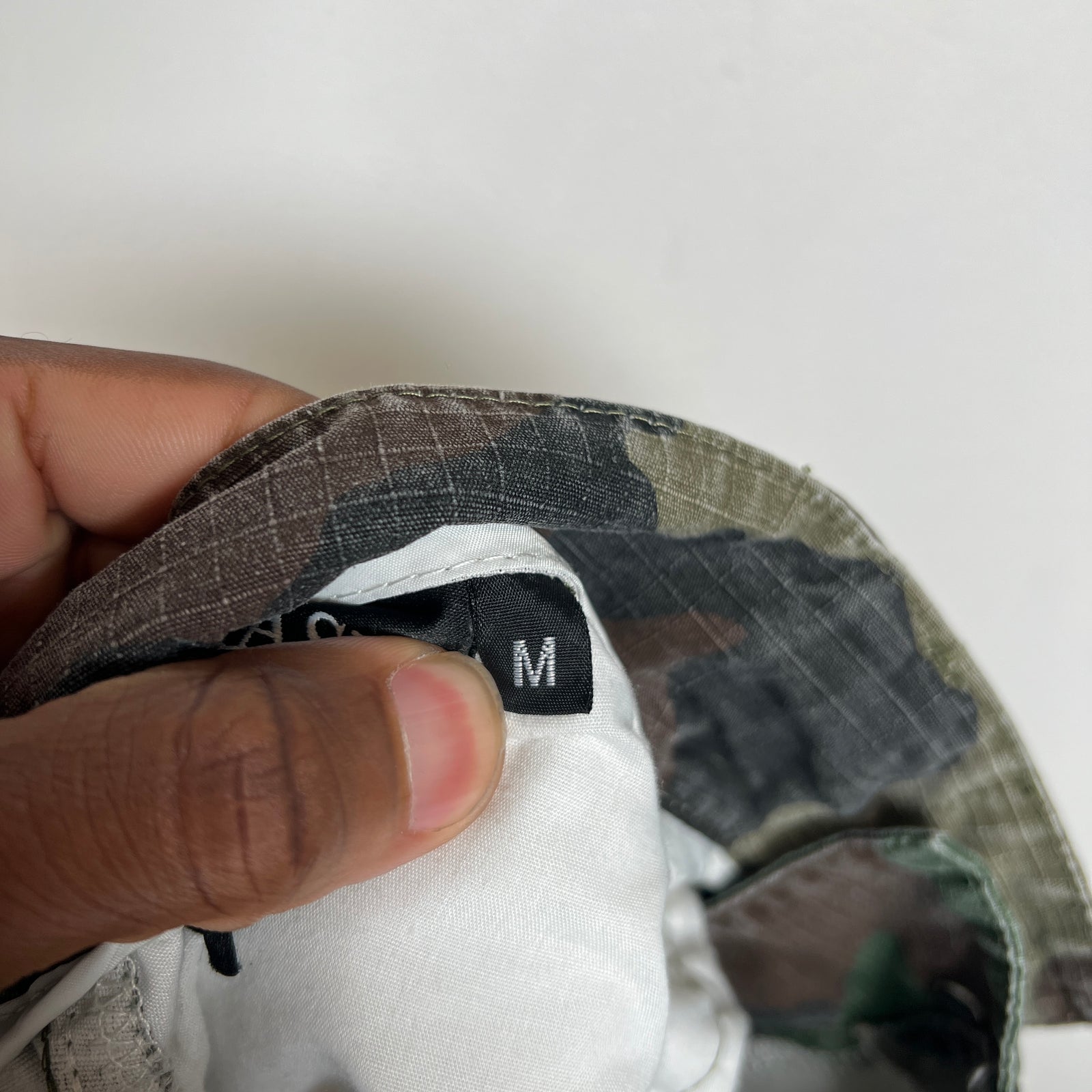 GV Gallery Camo Shorts Size M