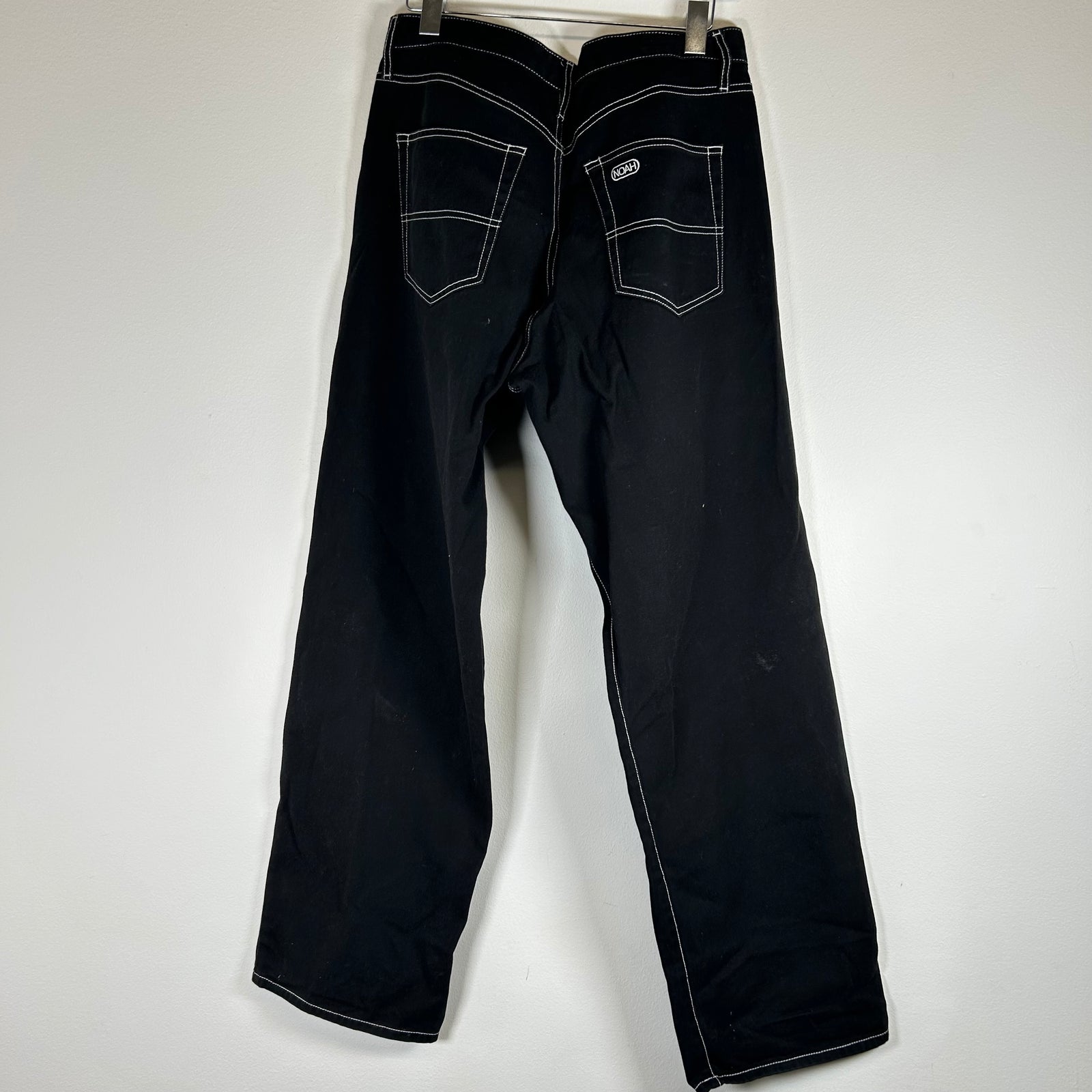 Noah Black White Stitch Jeans Size 34